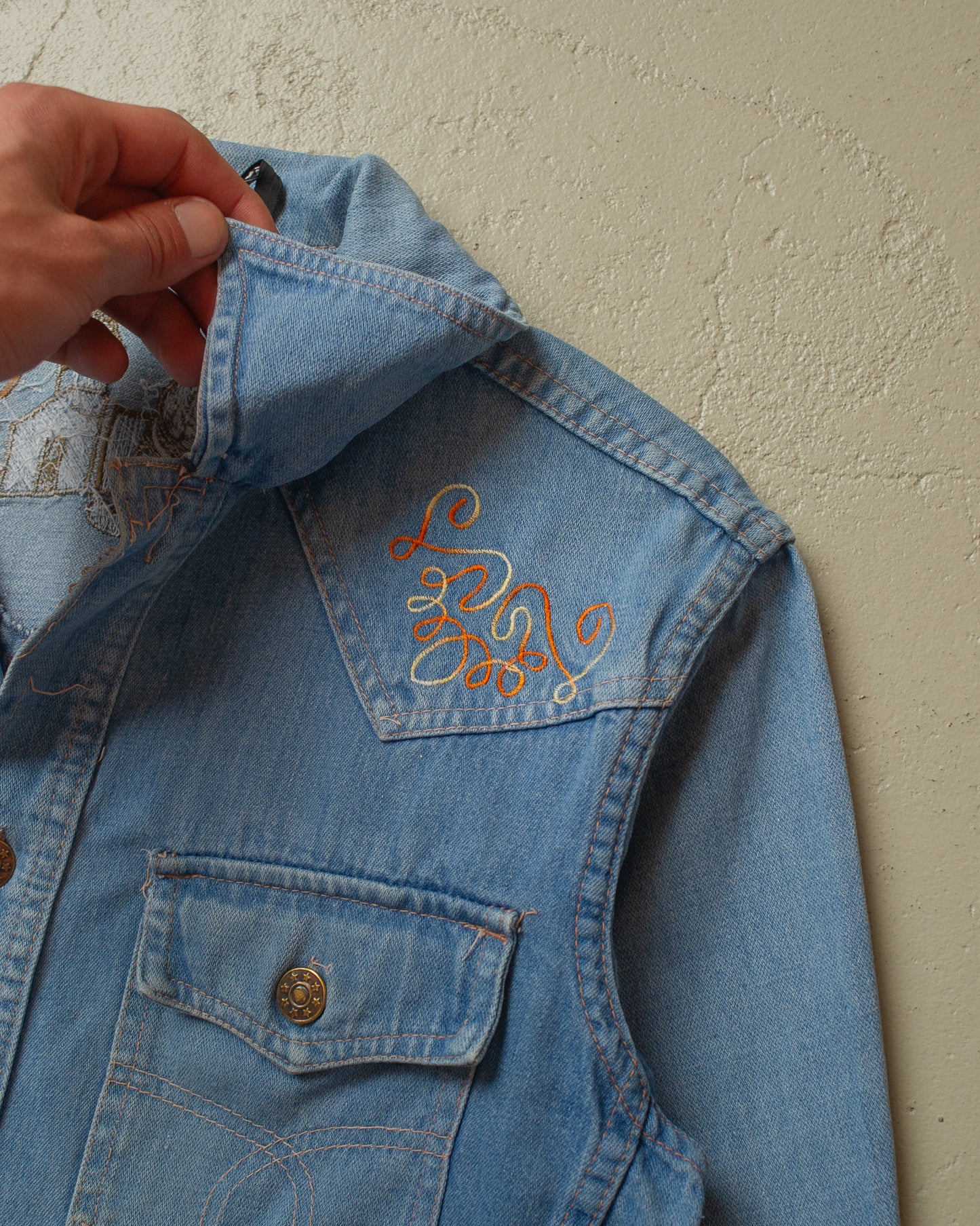 1980s Womens Fade Out Embroidered Denim Jacket blue - M/L