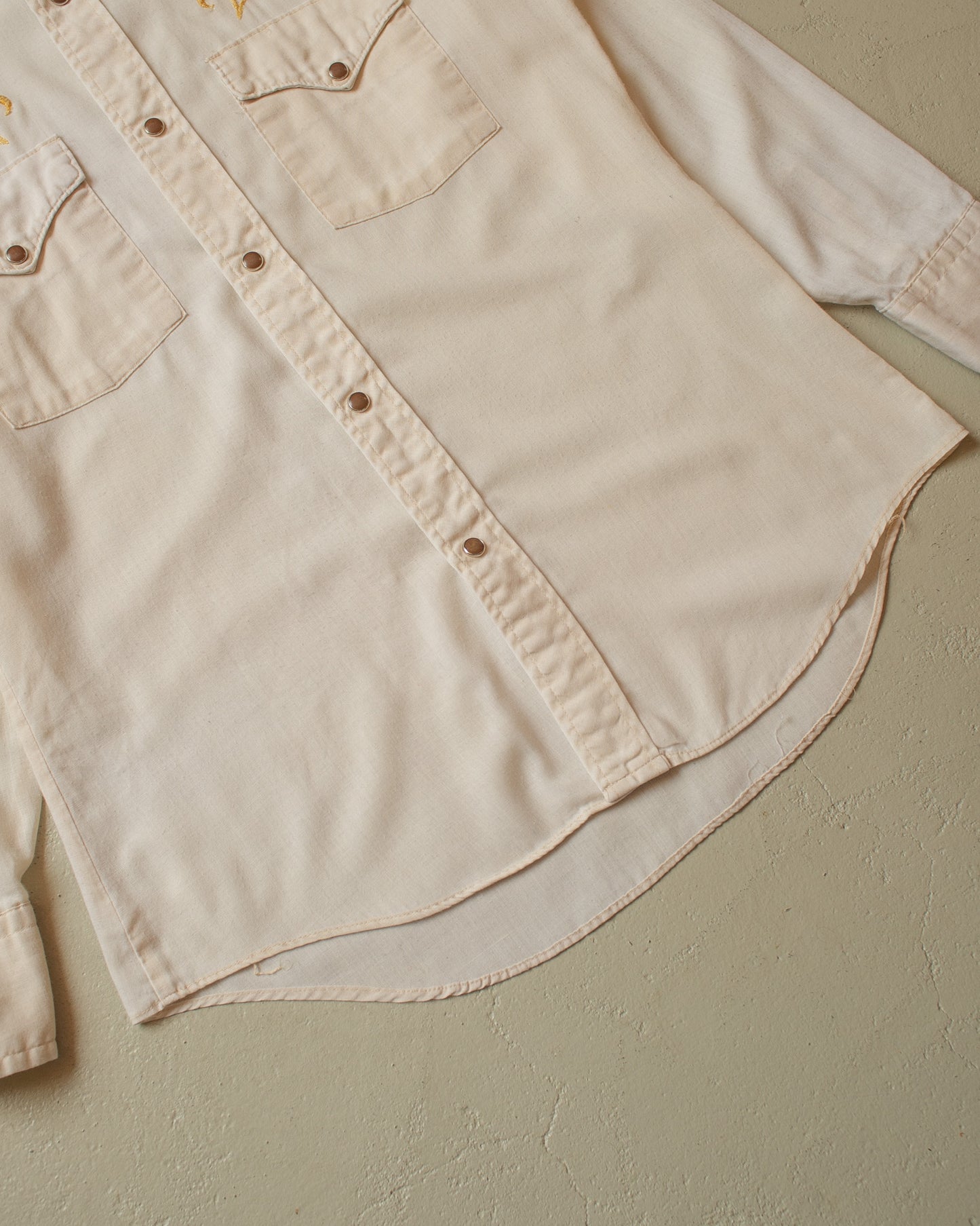 1970s Atlantic Hand Embroidered Pearl Snap Shirt beige - M