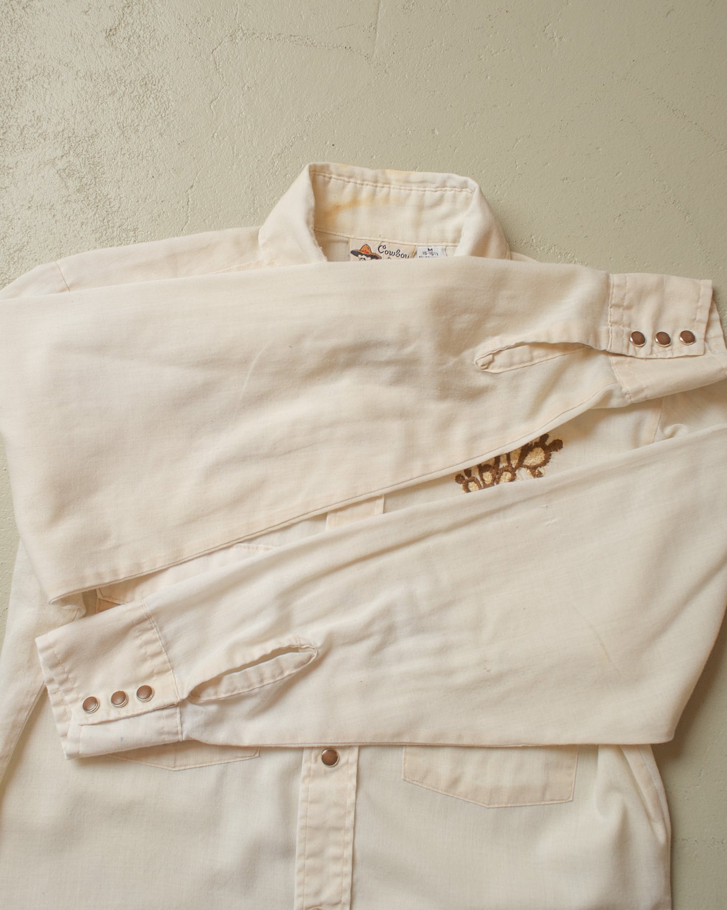 1970s Atlantic Hand Embroidered Pearl Snap Shirt beige - M