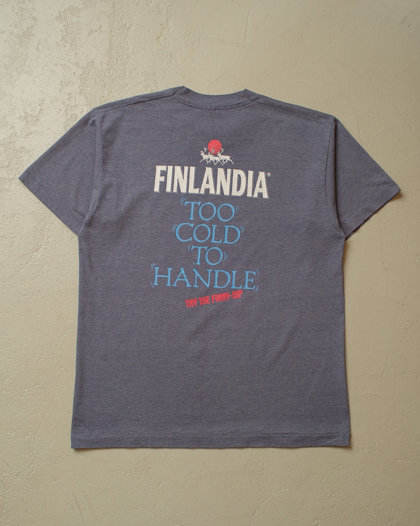 1990s distressed "Too cold to handle" Finlandia T-shirt blue - XL