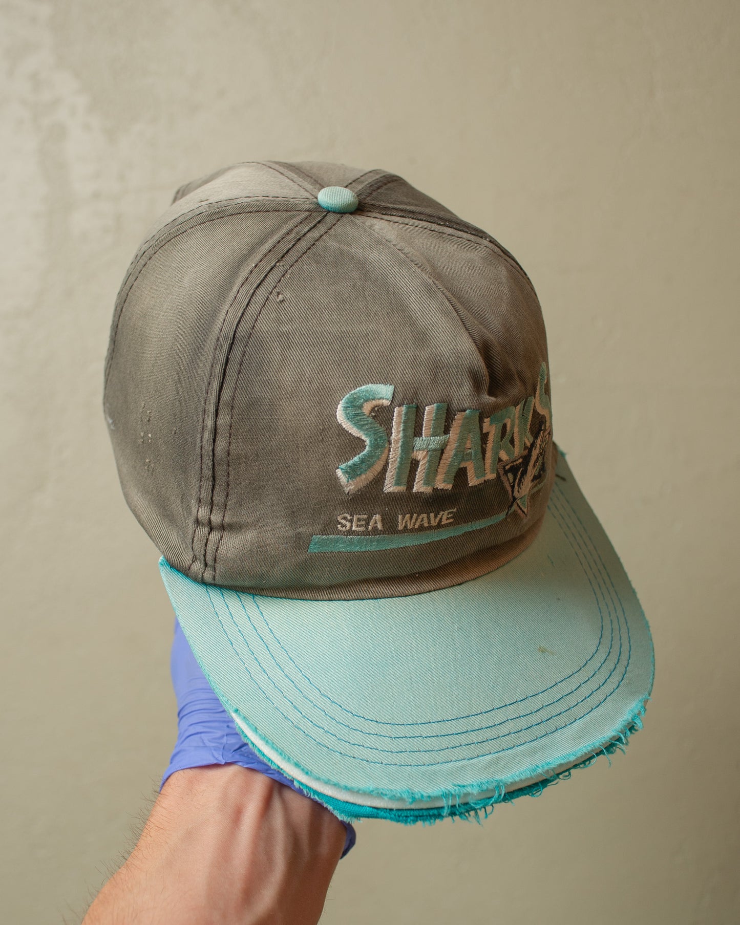 1990s distressed Sea Wave Sharks Two Tone Snapback black/blue