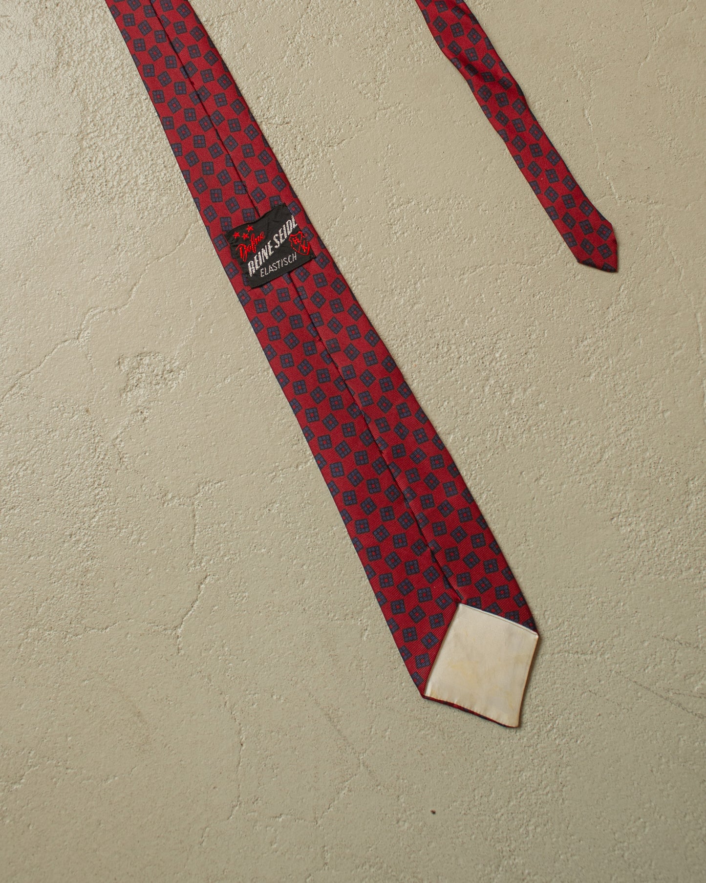 1960s Dafne Pattern Silk Tie burgundy