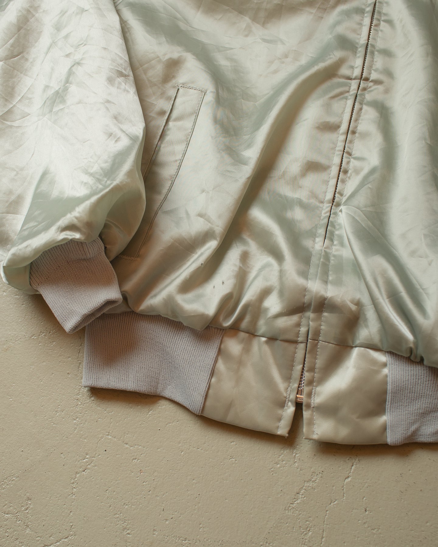 1980s King Louie Whemco Satin Bomber Jacket beige - M
