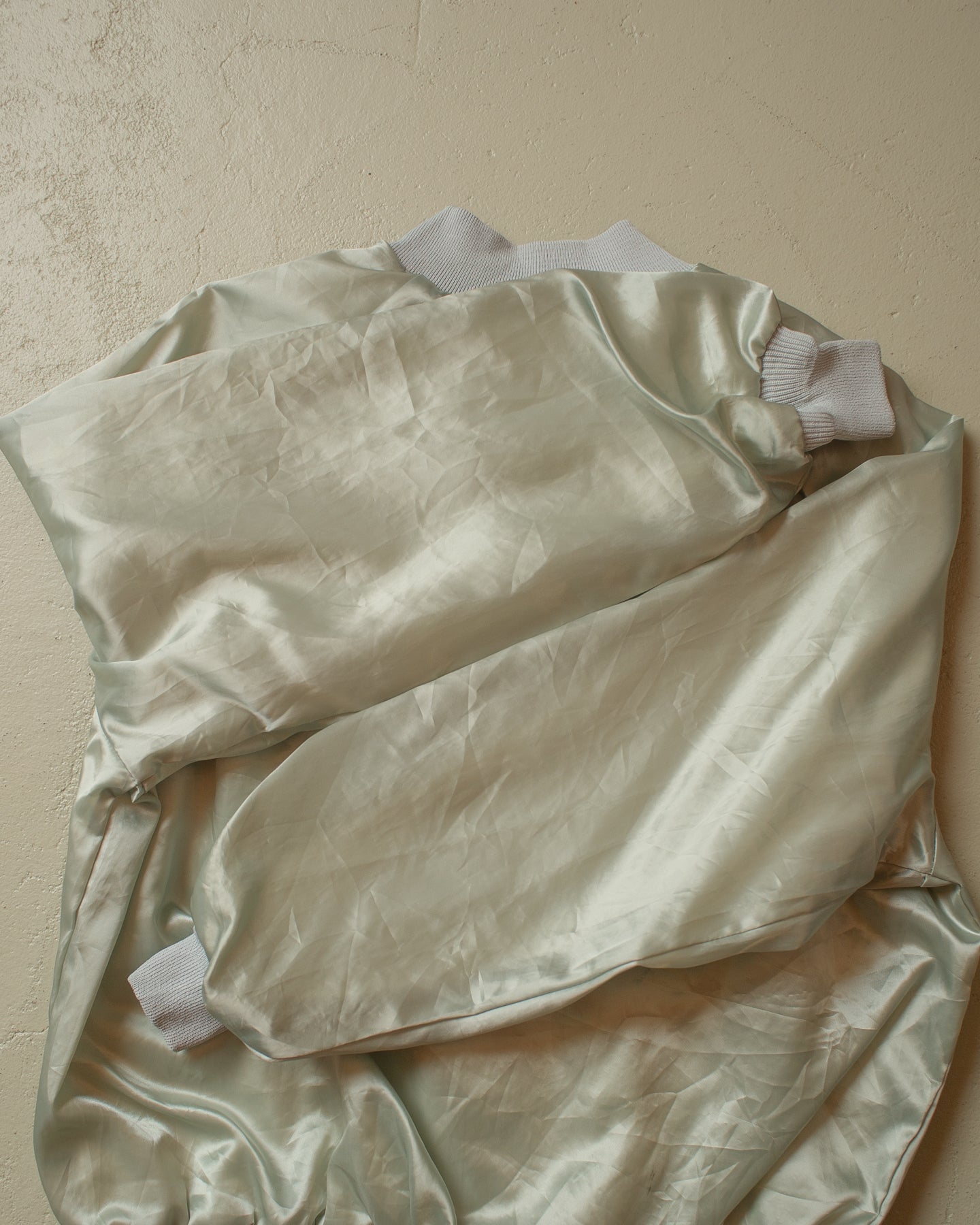 1980s King Louie Whemco Satin Bomber Jacket beige - M
