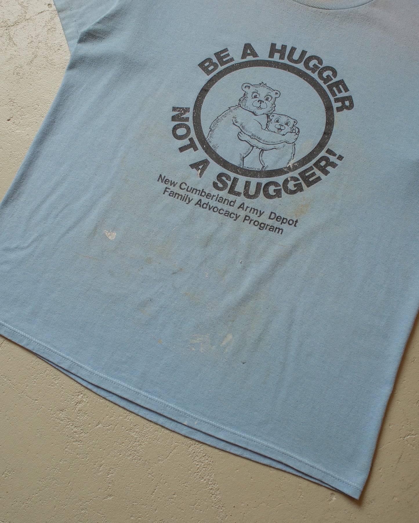 1990 stained "Be a Hugger" T-shirt blue - XL/XXL