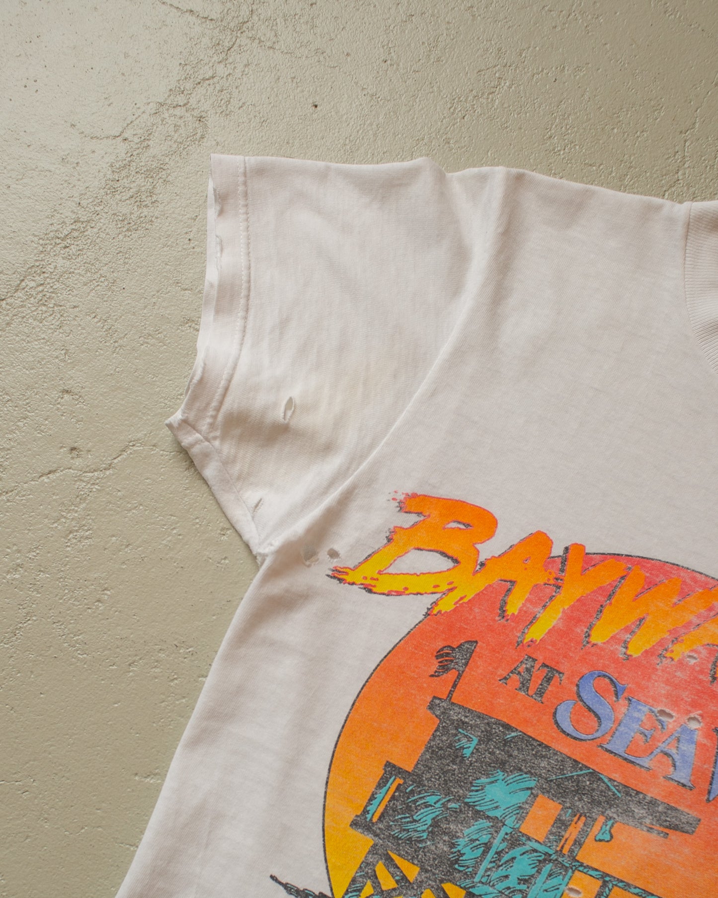 1995 thrashed Baywatch T-shirt white - S/M