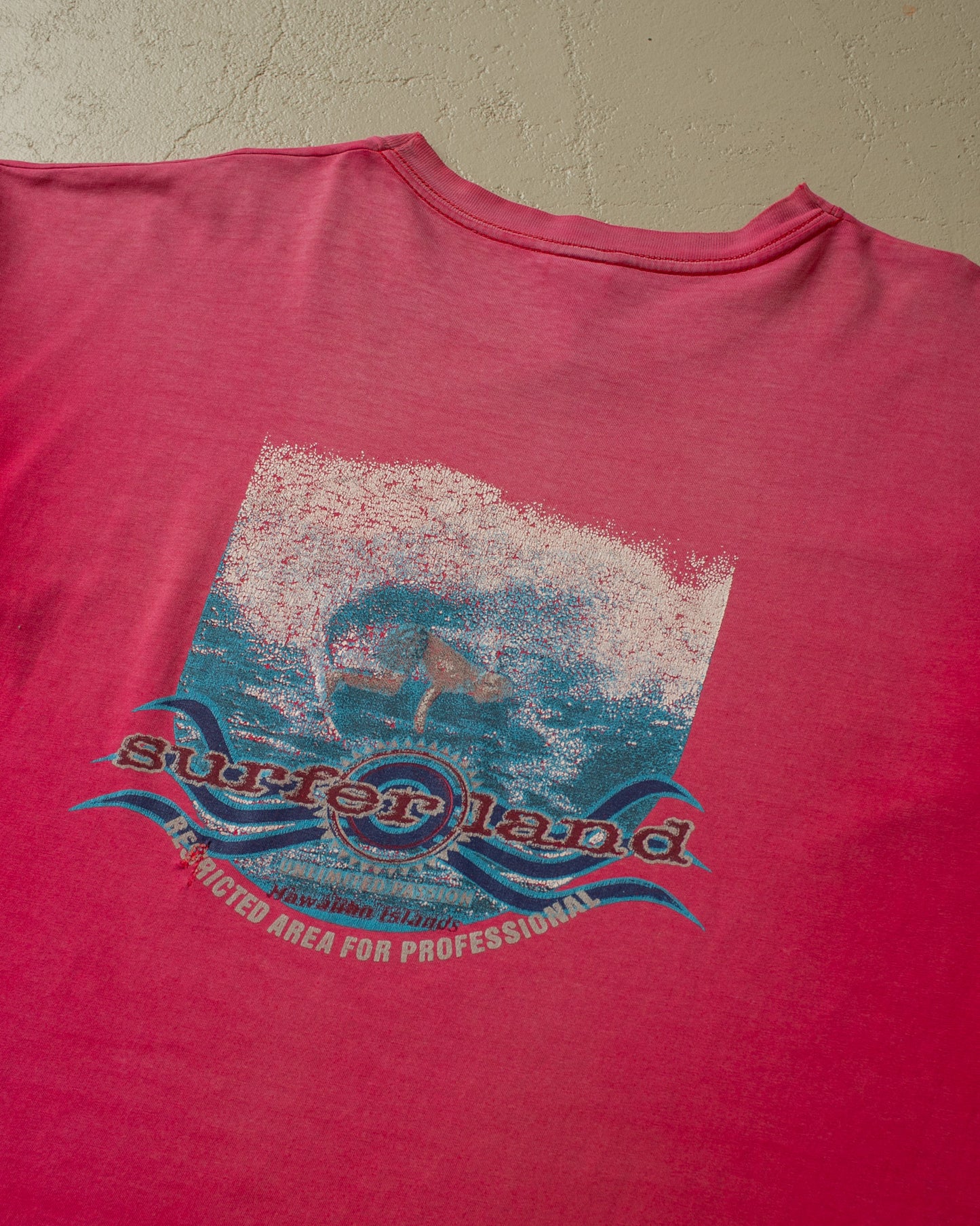 1990s distressed "Wild Surfer Land" T-shirt red - L/XL