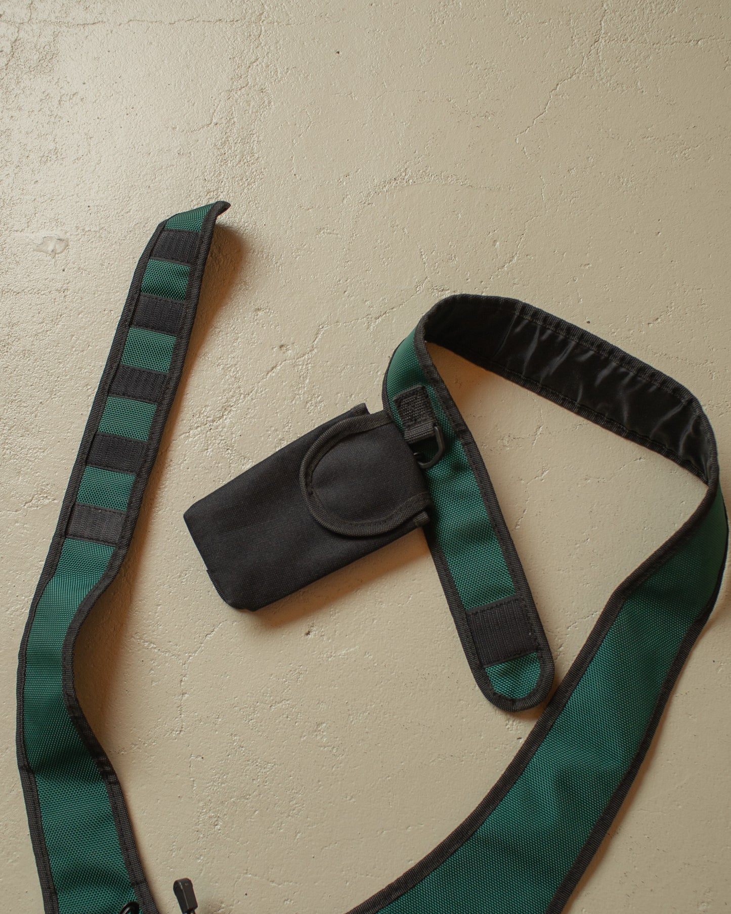 1990s Camel Sidebag black