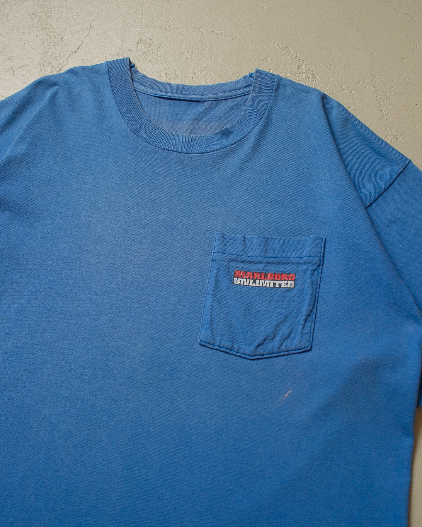 90s Marlboro Unlimited Wolf T-shirt faded blue - XL