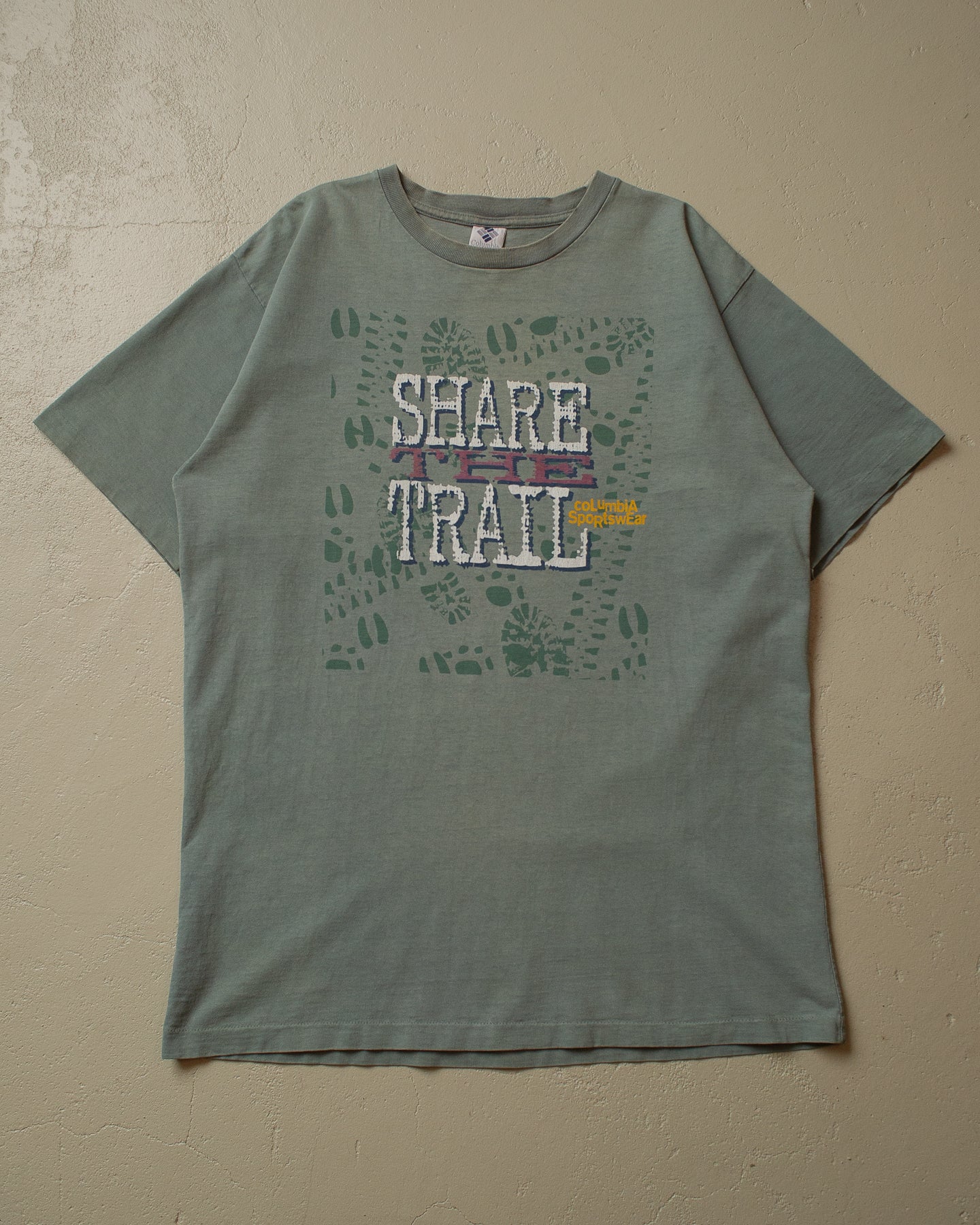 90s distressed Columbia ‚Share the Trail’ T-shirt khaki - XL/XXL