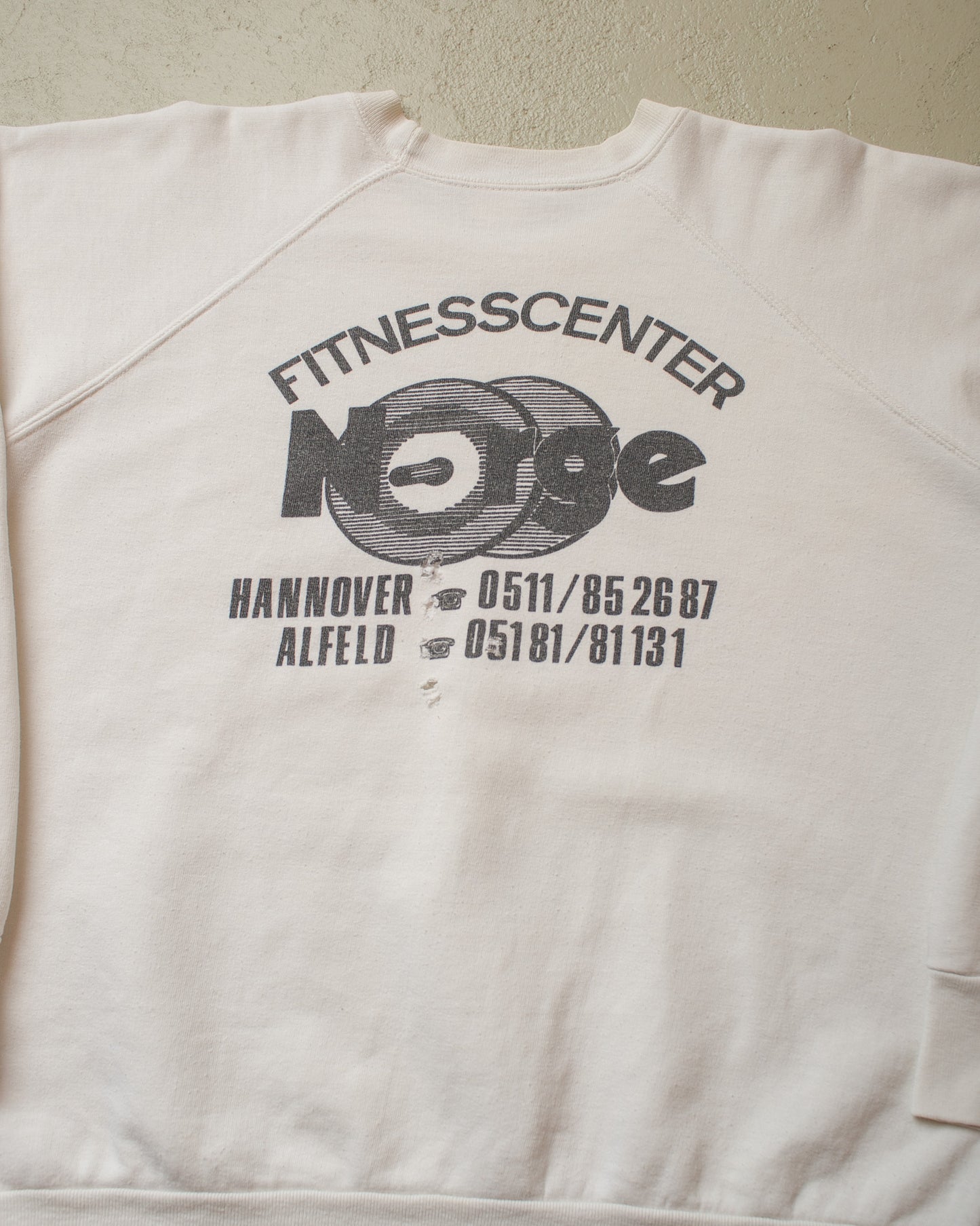1980s  distressed Fitnesscenter Norge Sweatshirt white - L