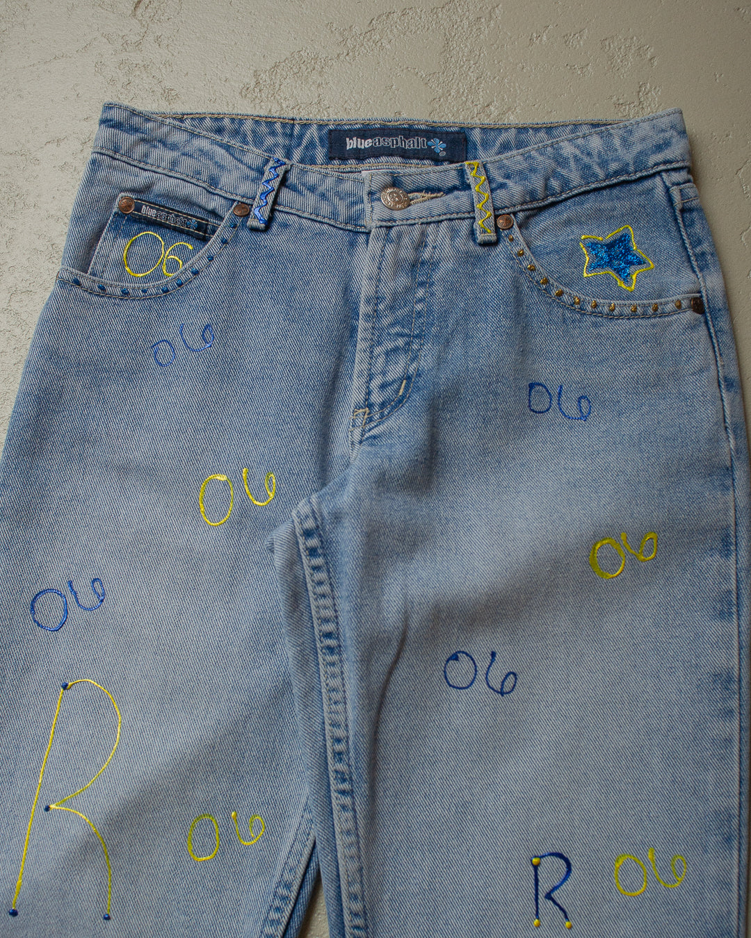 2000s Handpainted Flared Jeans - 28