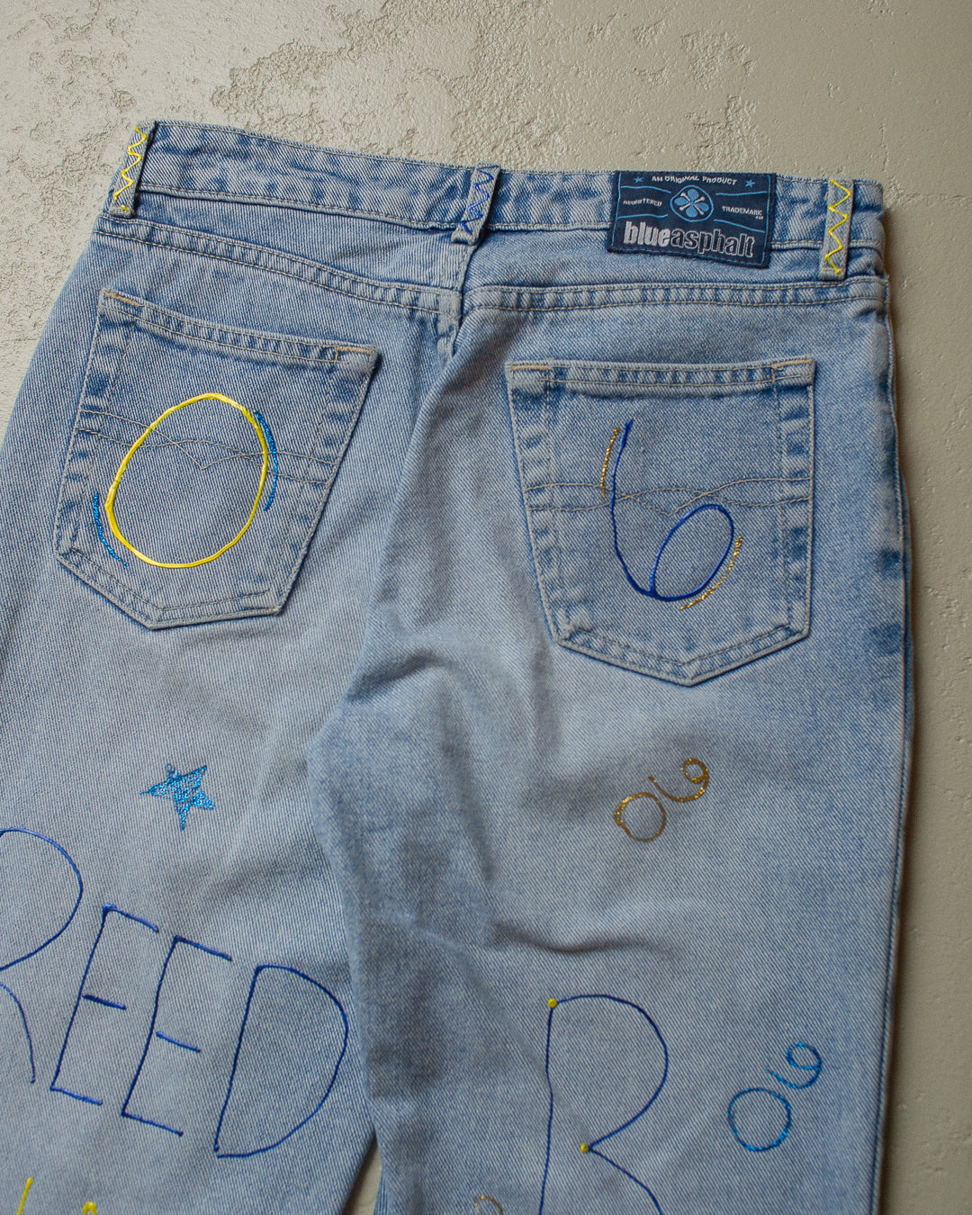 2000s Handpainted Flared Jeans - 28