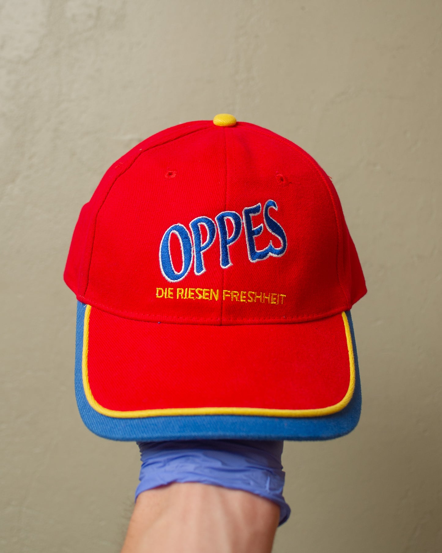 2000s Oppes "Die riesen Freshheit" Strapback red