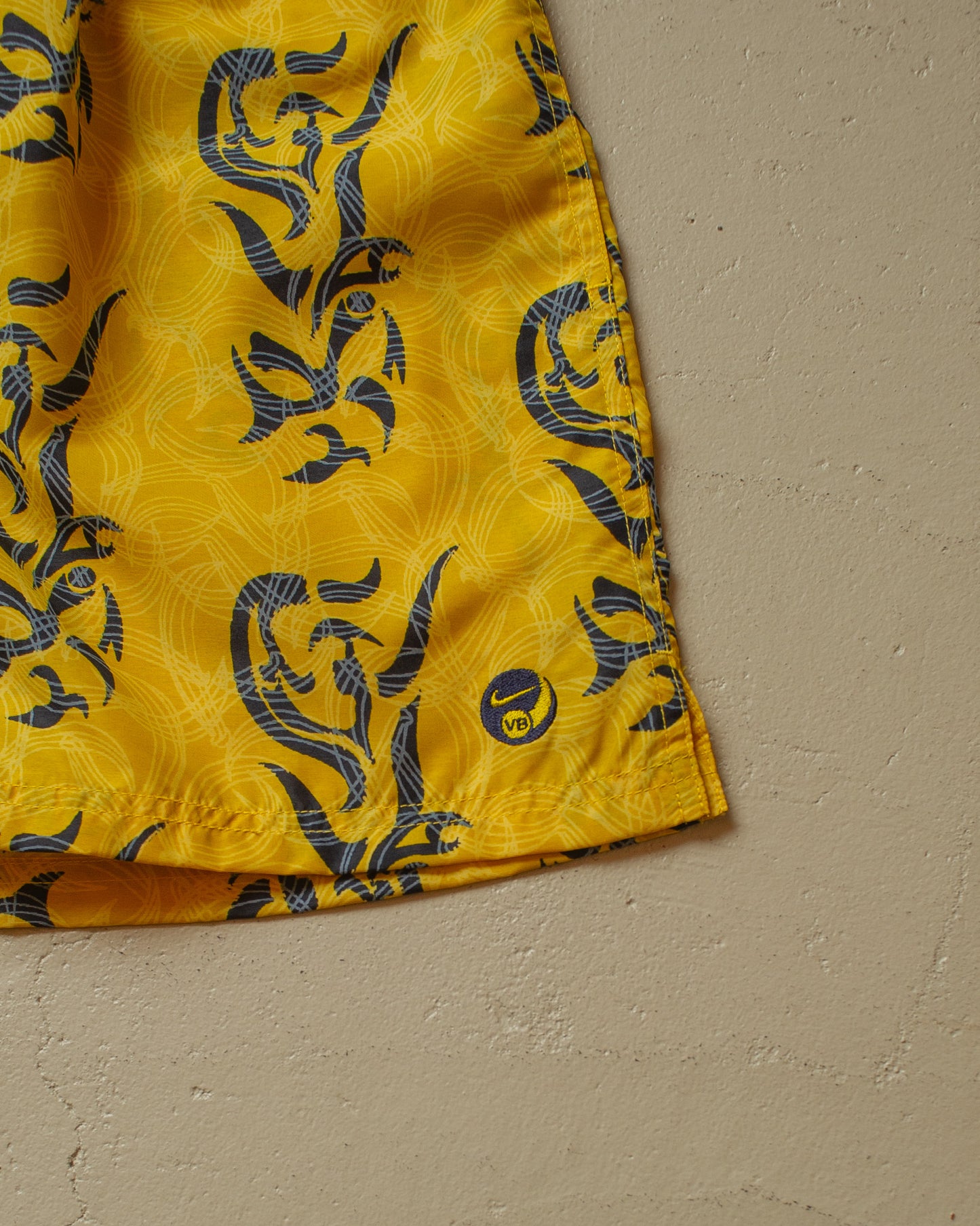 2000s Deadstock Nike Volleyball Tribal Shorts - S/M