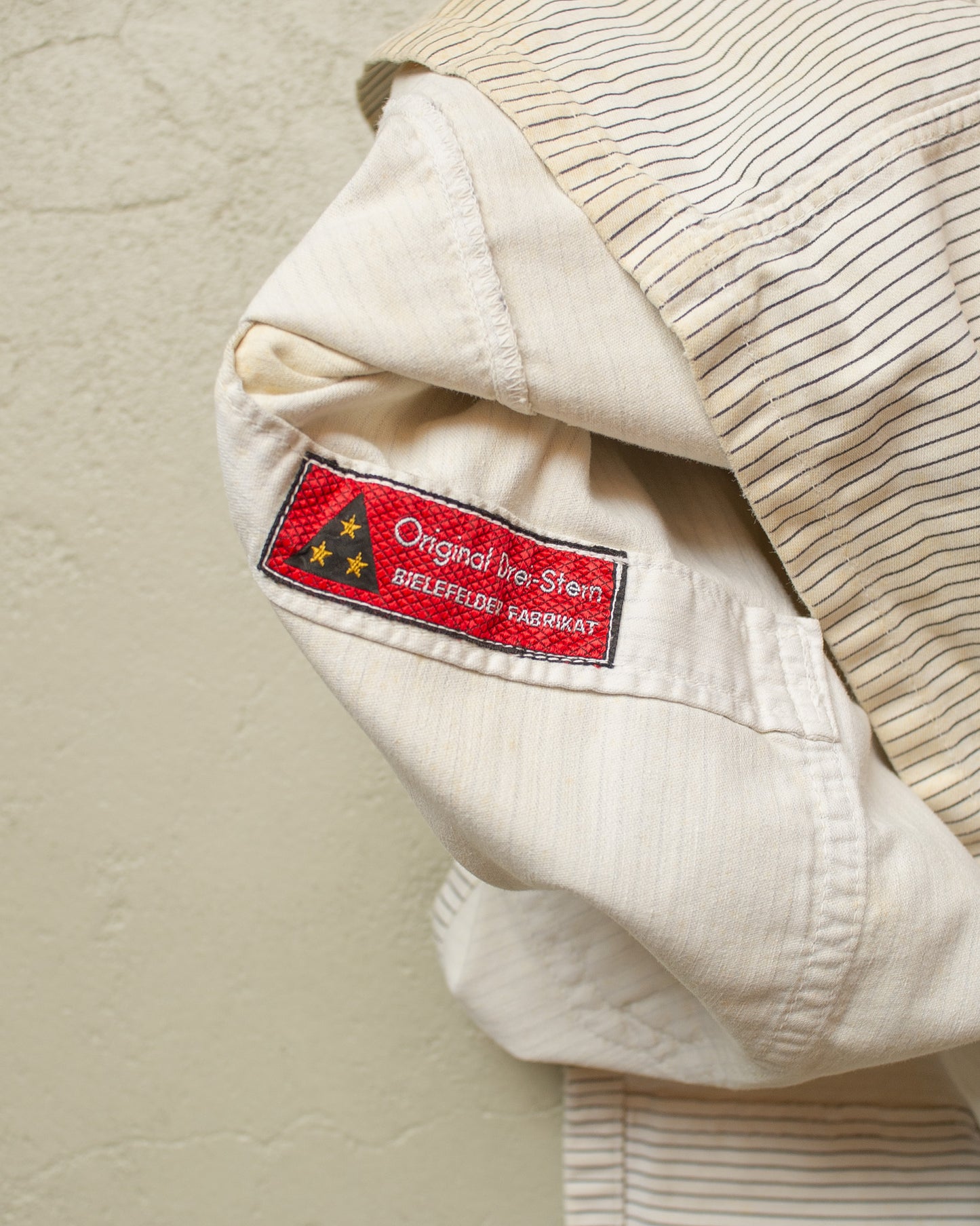 1950s/60s distressed German "Metzgerjacke" Butcher striped Work Jacket white - L
