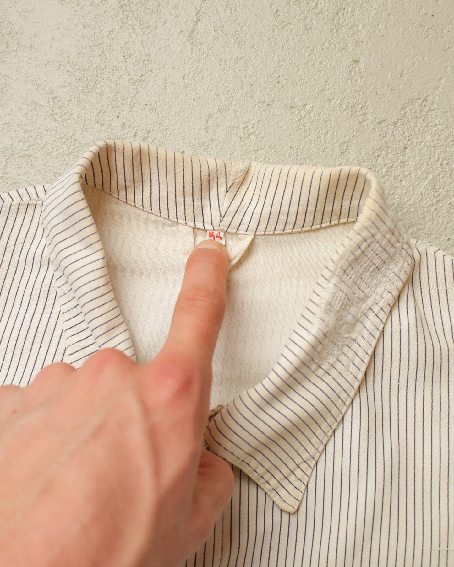 1950s/60s distressed German "Metzgerjacke" Butcher striped Work Jacket white - L/XL