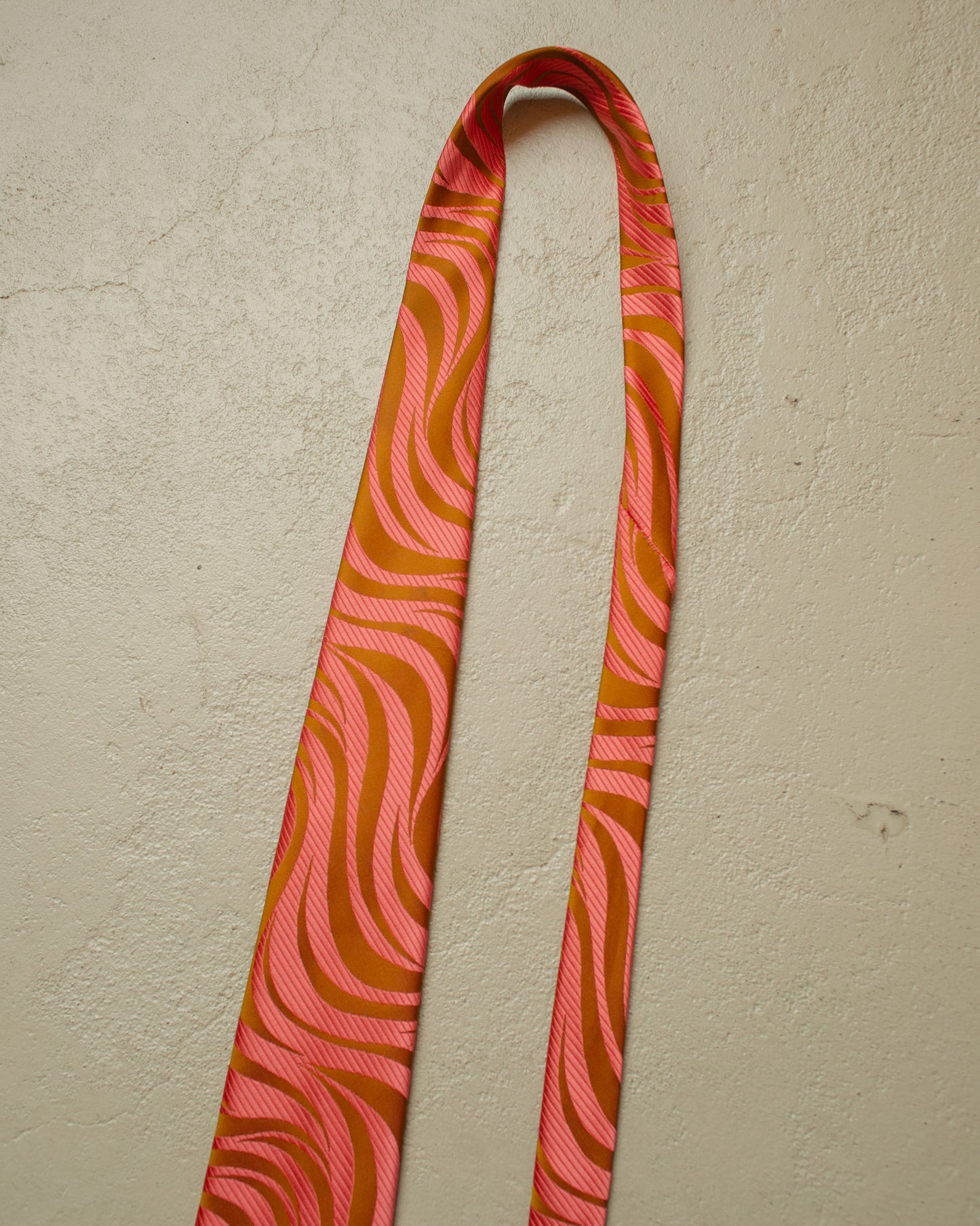 1970s Goldeck Pattern Tie pink