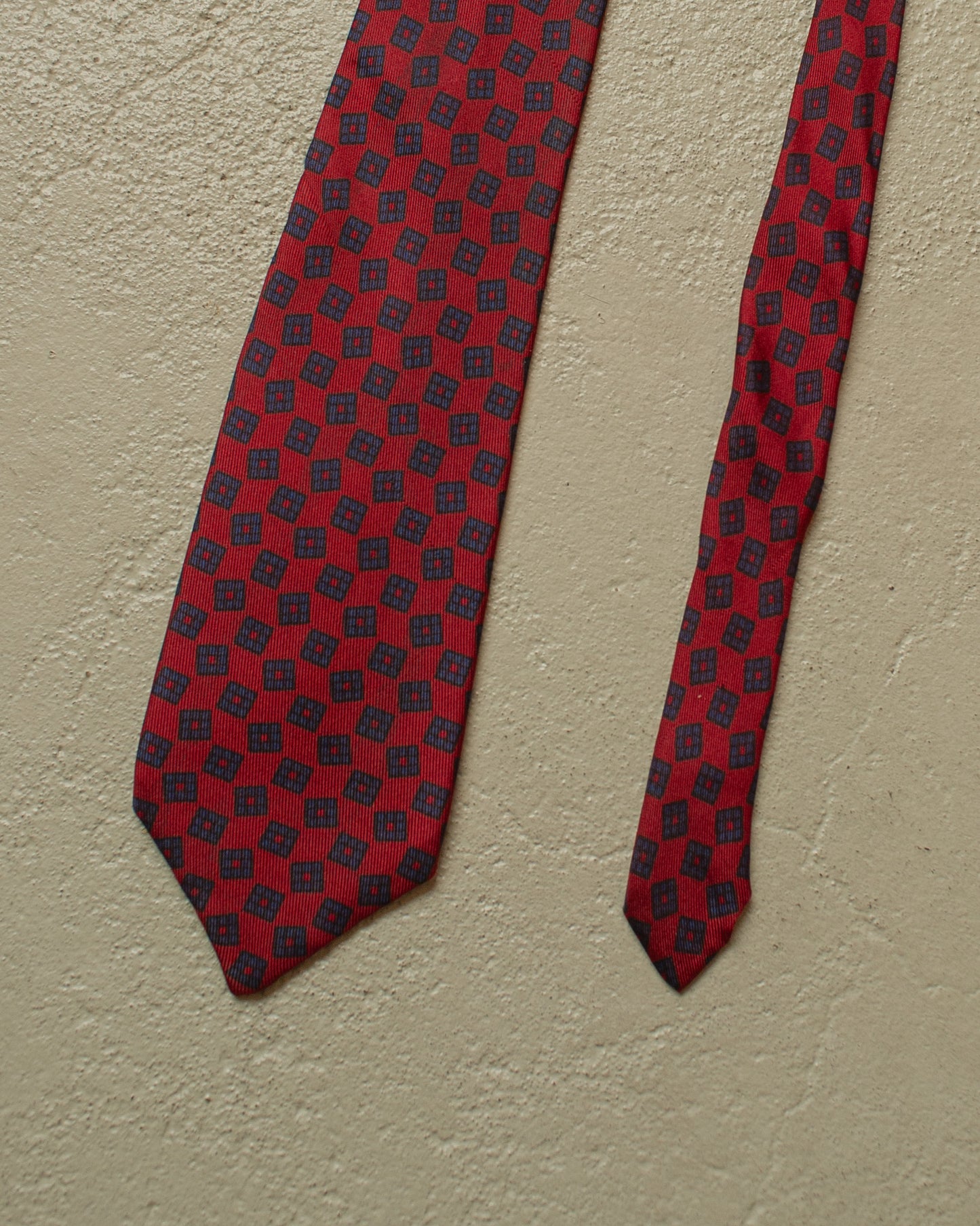 1960s Dafne Pattern Silk Tie burgundy