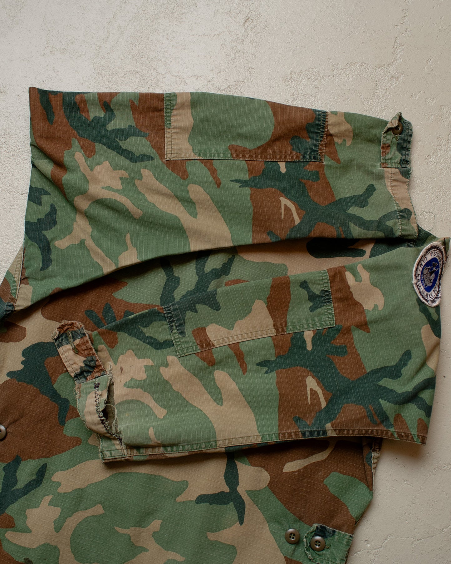 1980s US Army distressed Woodland Camo Field Jacket - L