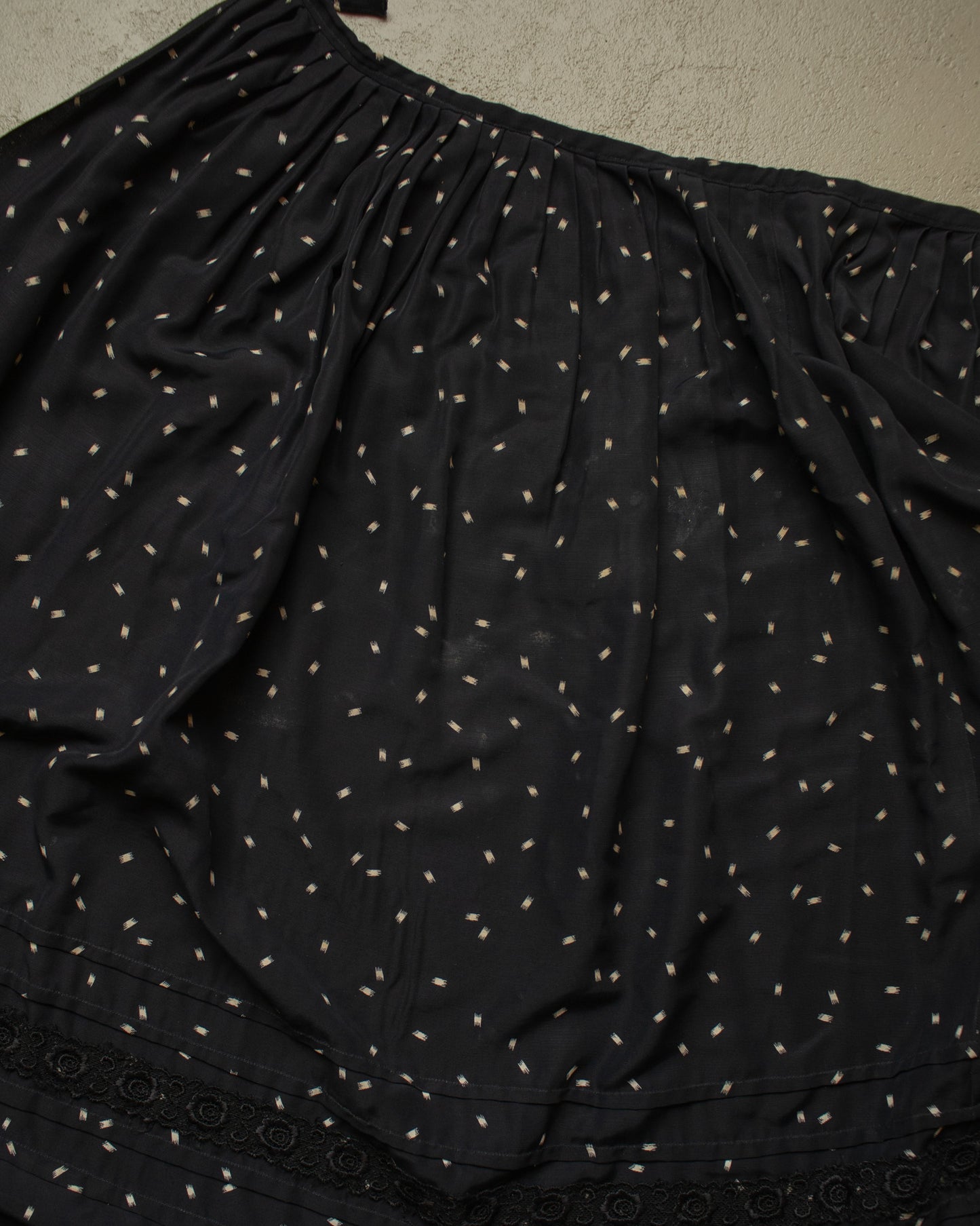 ca. 1930s-50s Womens Traditional? Maxi Skirt black - XS/S