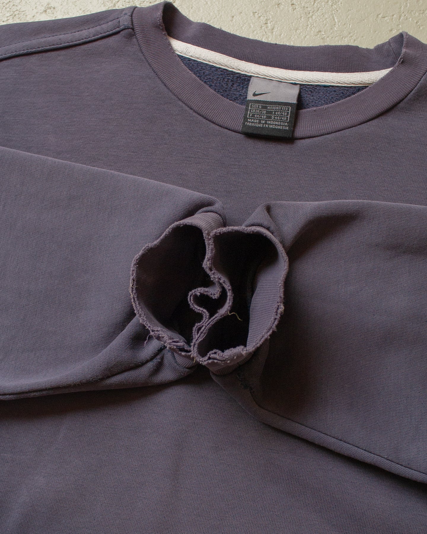 2000s distressed Nike Swoosh Sweatshirt faded grey - S/M