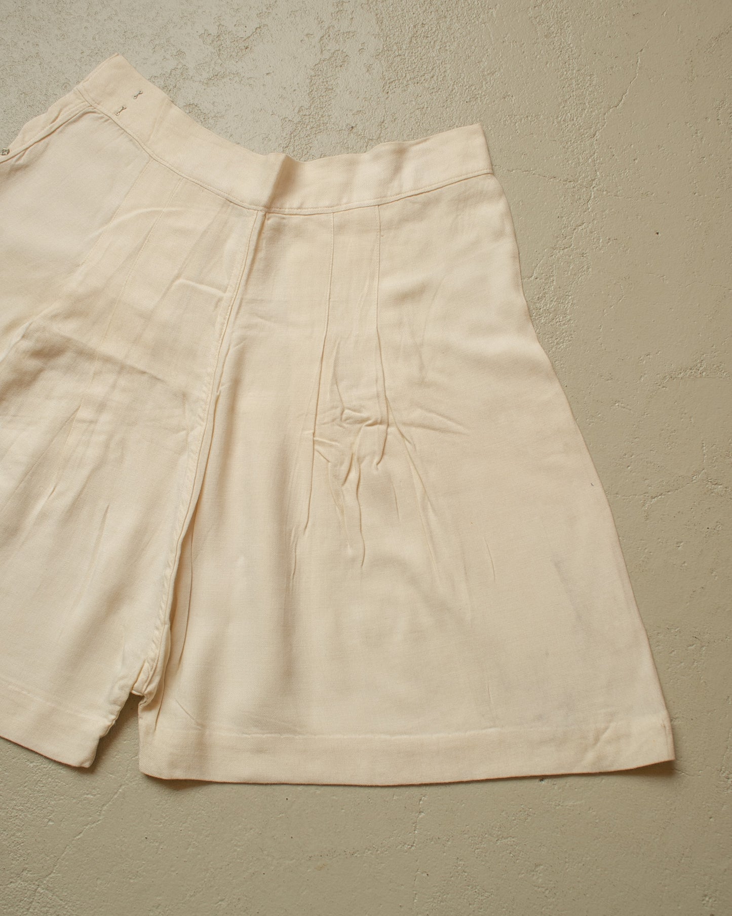 ca. 1930s/40s Womens German Cotton Wide Leg Shorts white - W25,5