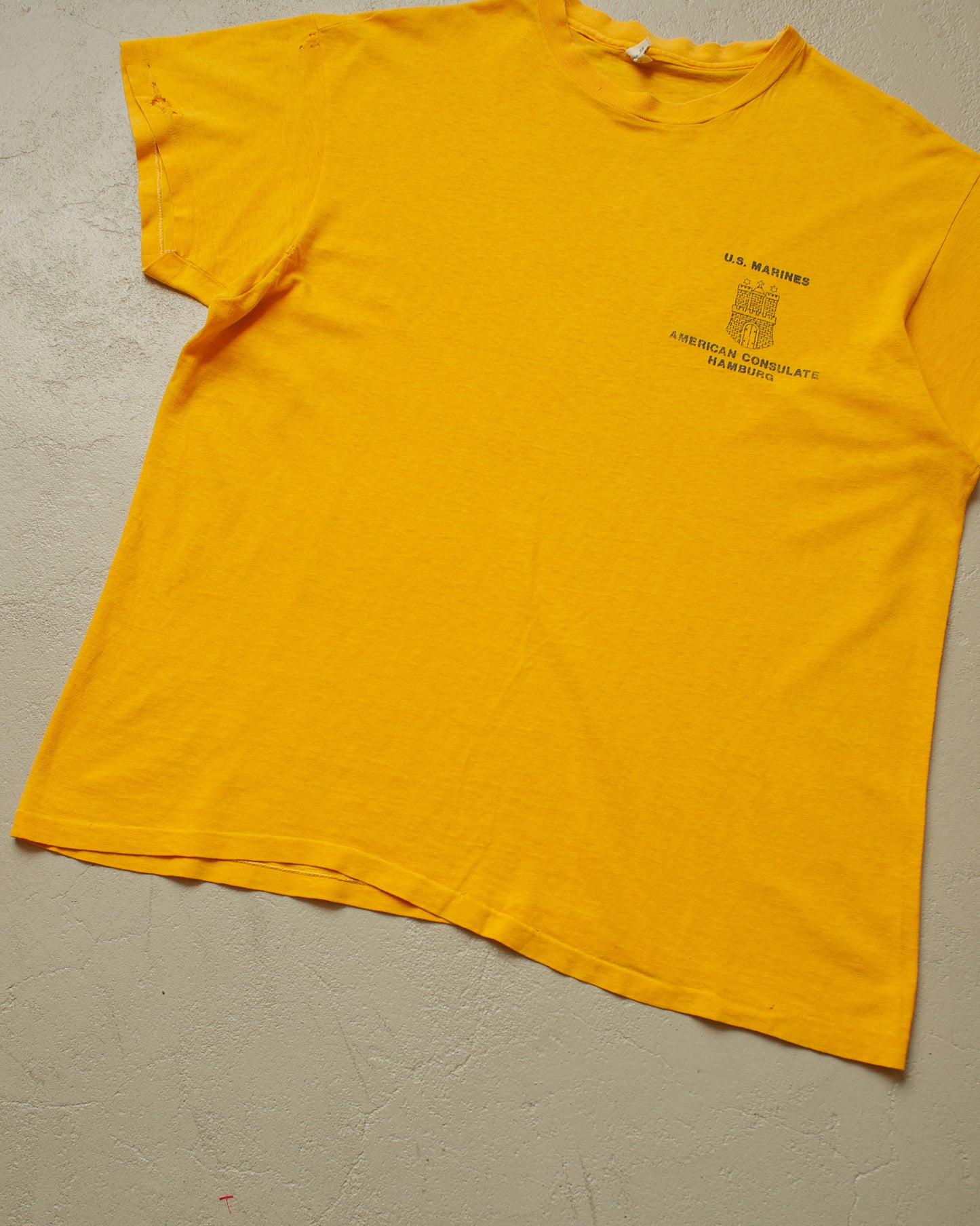 1970s/80s distressed US Marines Consulate Hamburg T-shirt yellow - XL