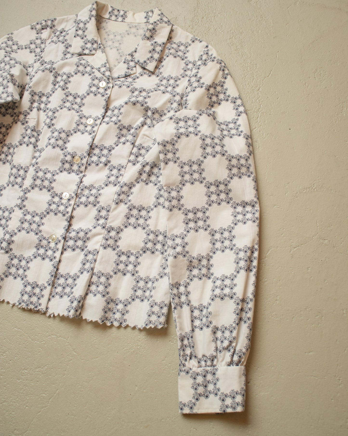 1940s/50s unworn German Womens Flower Print Blouse white -