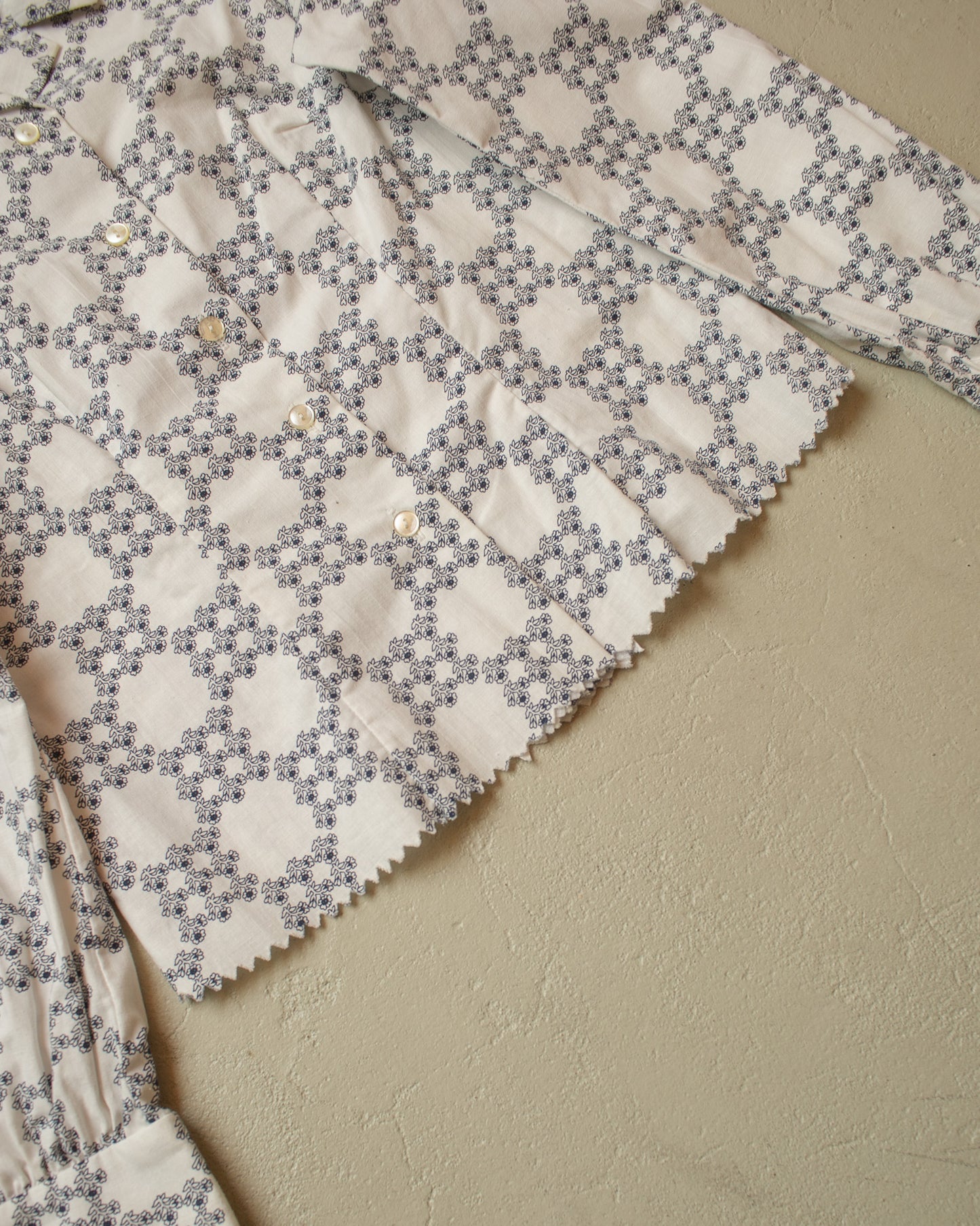 1940s/50s unworn German Womens Flower Print Blouse white -