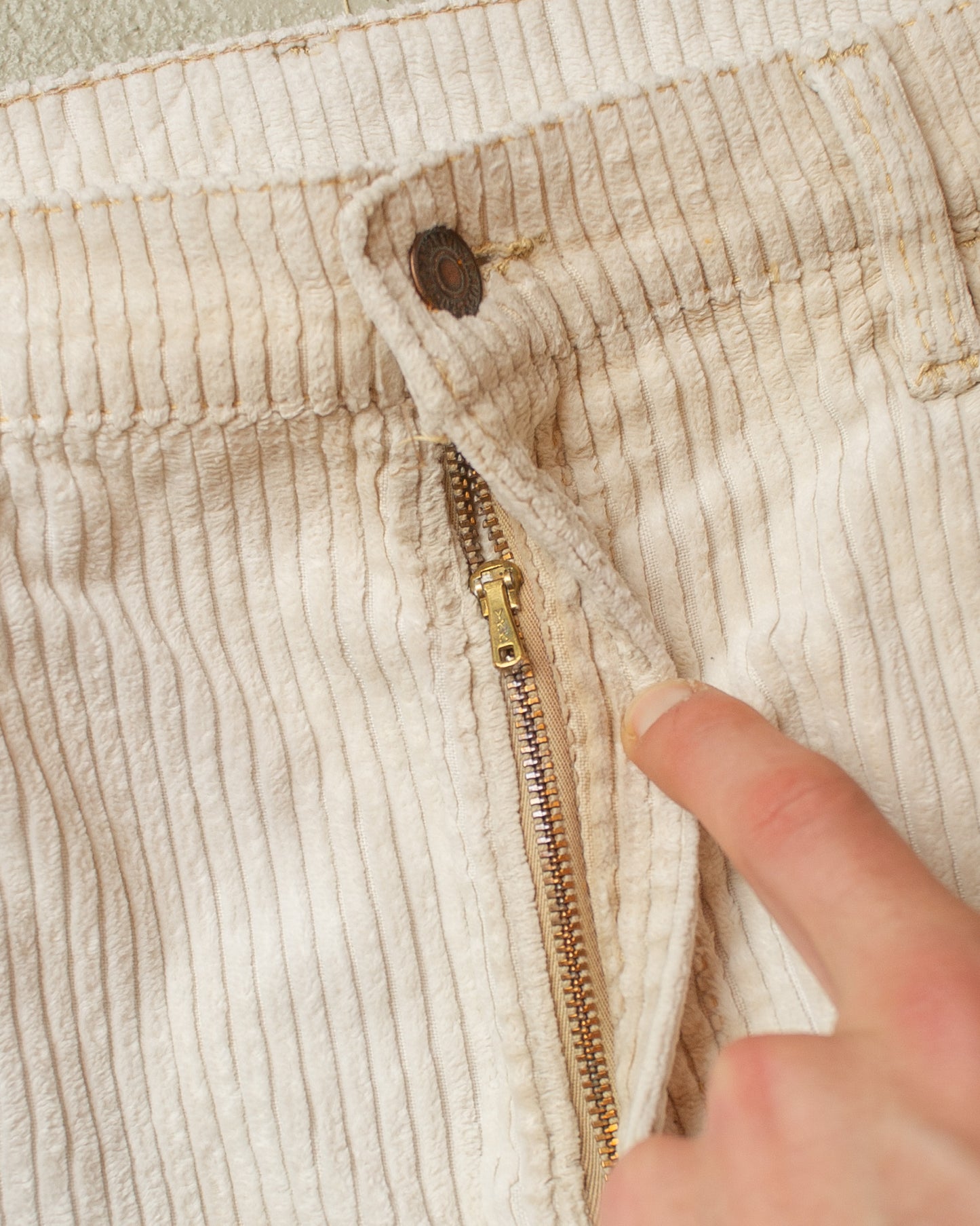 1970s Levi´s Corduroy Flared Pants white - W36 L31