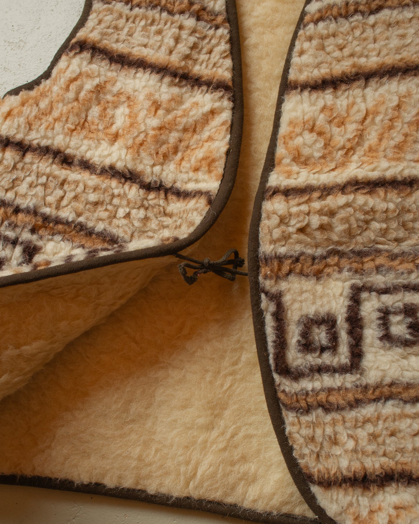 1980s Sherpa lined Wool Vest beige/brown - M/L