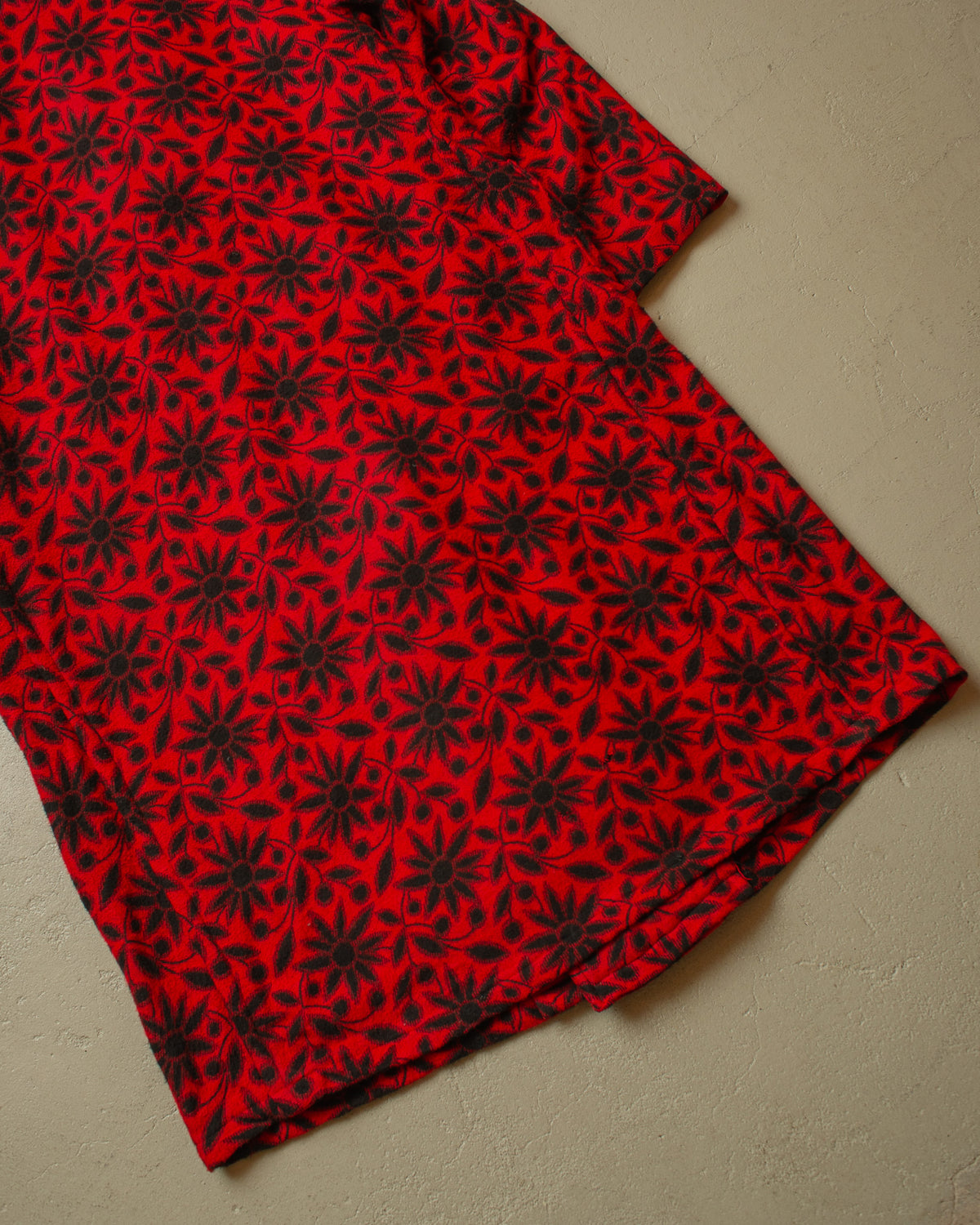 1930s German Sunflower Pattern Wool Smoking Coat red - M/L