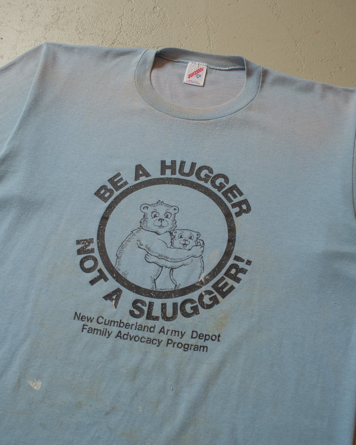 1990 stained "Be a Hugger" T-shirt blue - XL/XXL