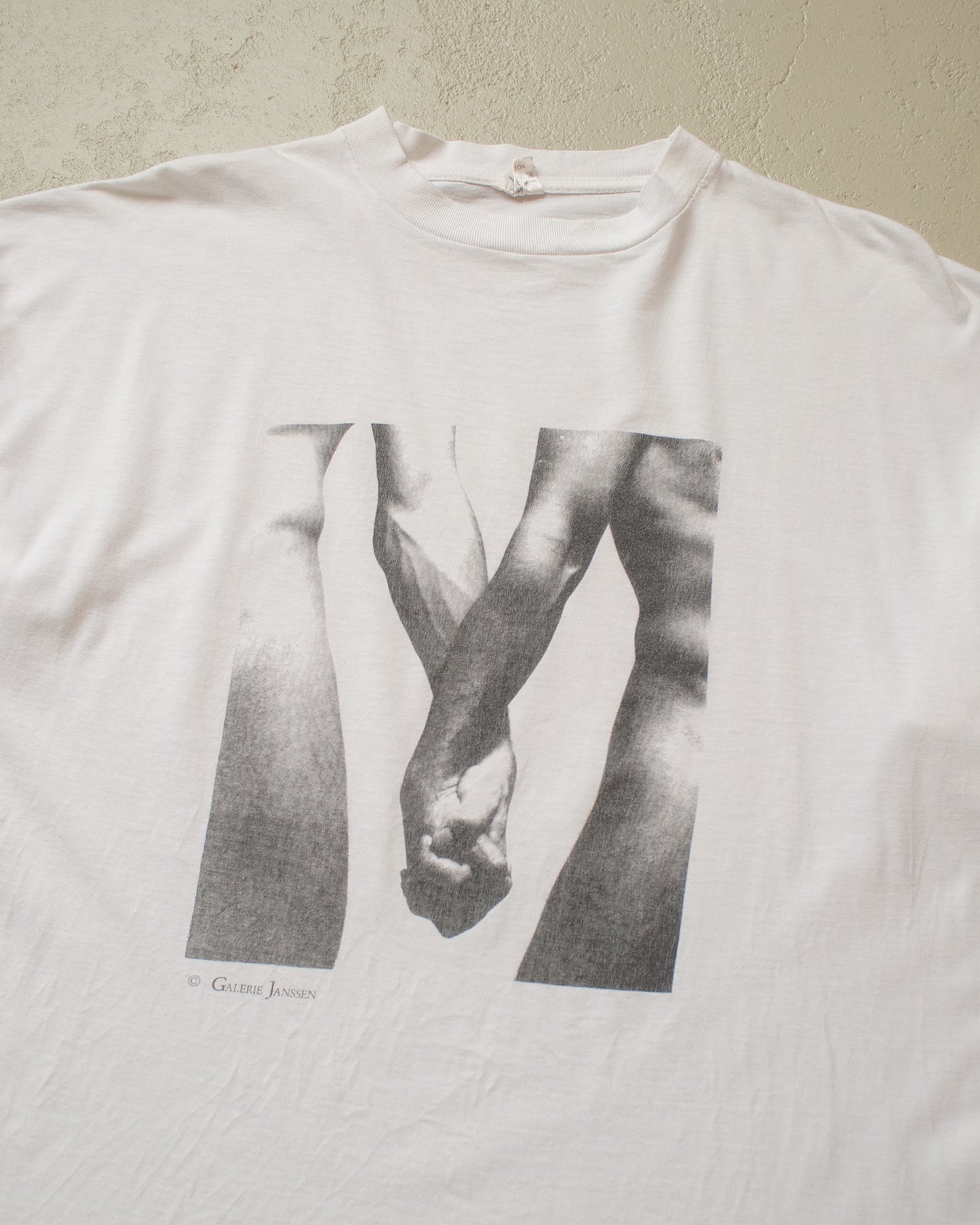 1980s/90s Galerie Janssen ‚Holding Hands‘ T-shirt white - L/XL
