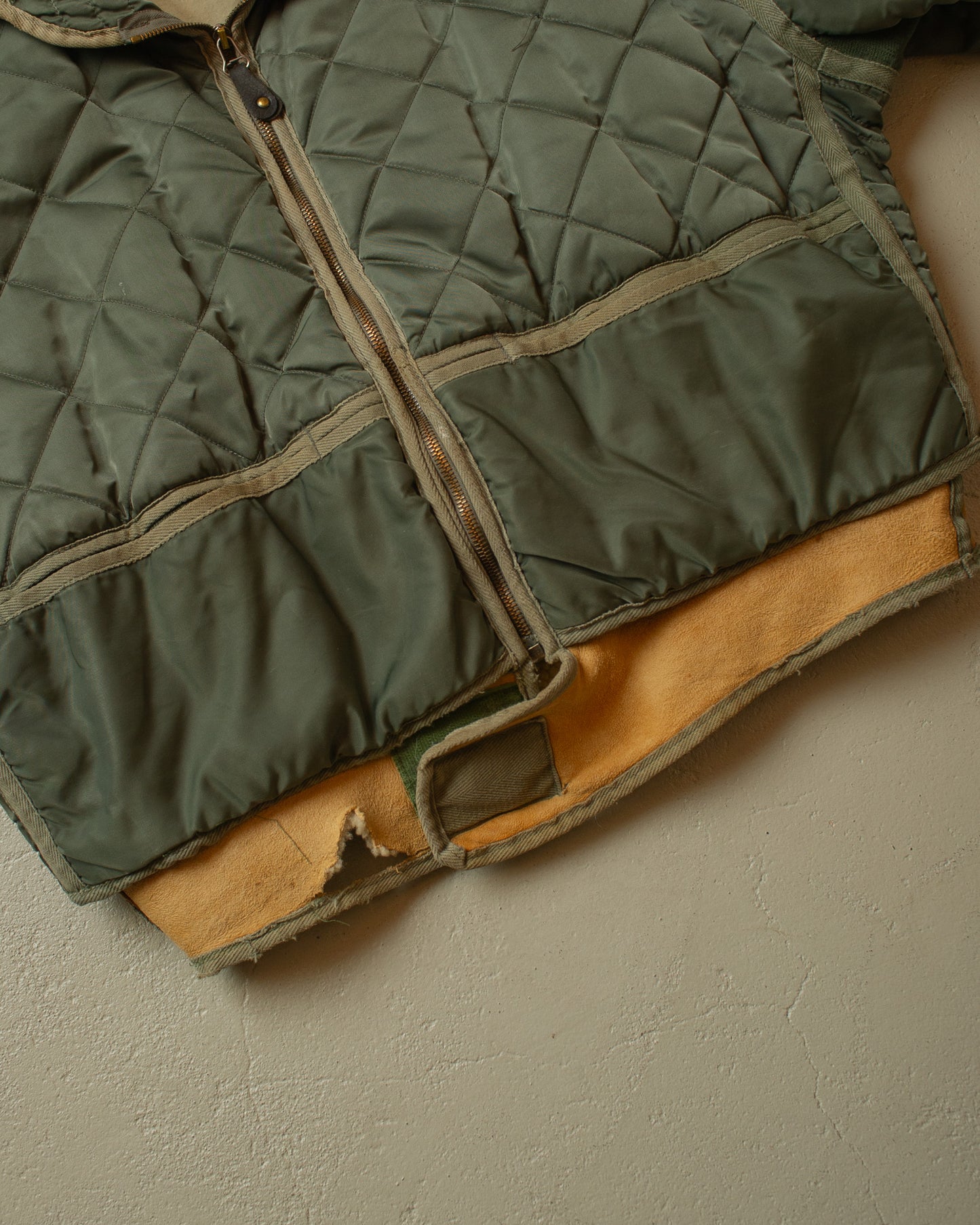 1980s Chevignon Quilted Flight Jacket green - L