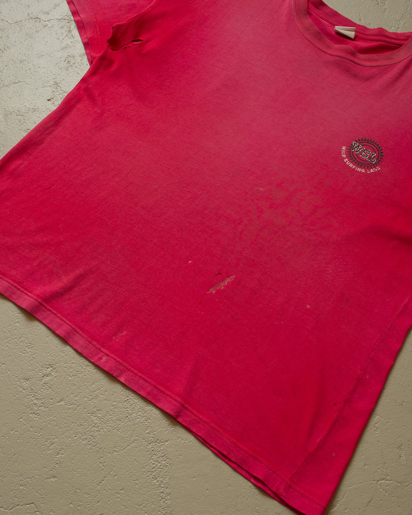 1990s distressed "Wild Surfer Land" T-shirt red - L/XL
