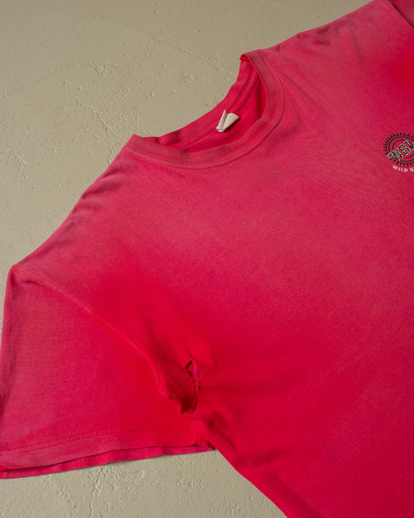 1990s distressed "Wild Surfer Land" T-shirt red - L/XL