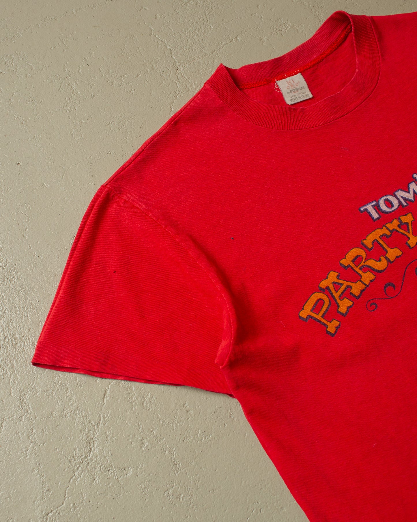 1980s distressed Tom`s Partystore T-shirt red - S/M