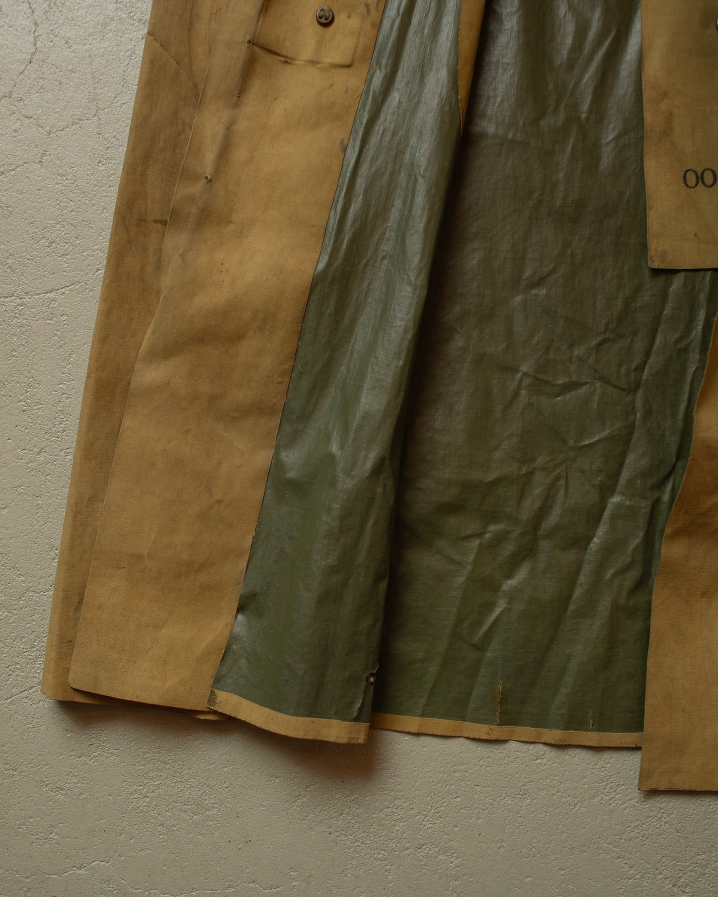 1943 US Army WW2 Rubber Rain Coat beige - M