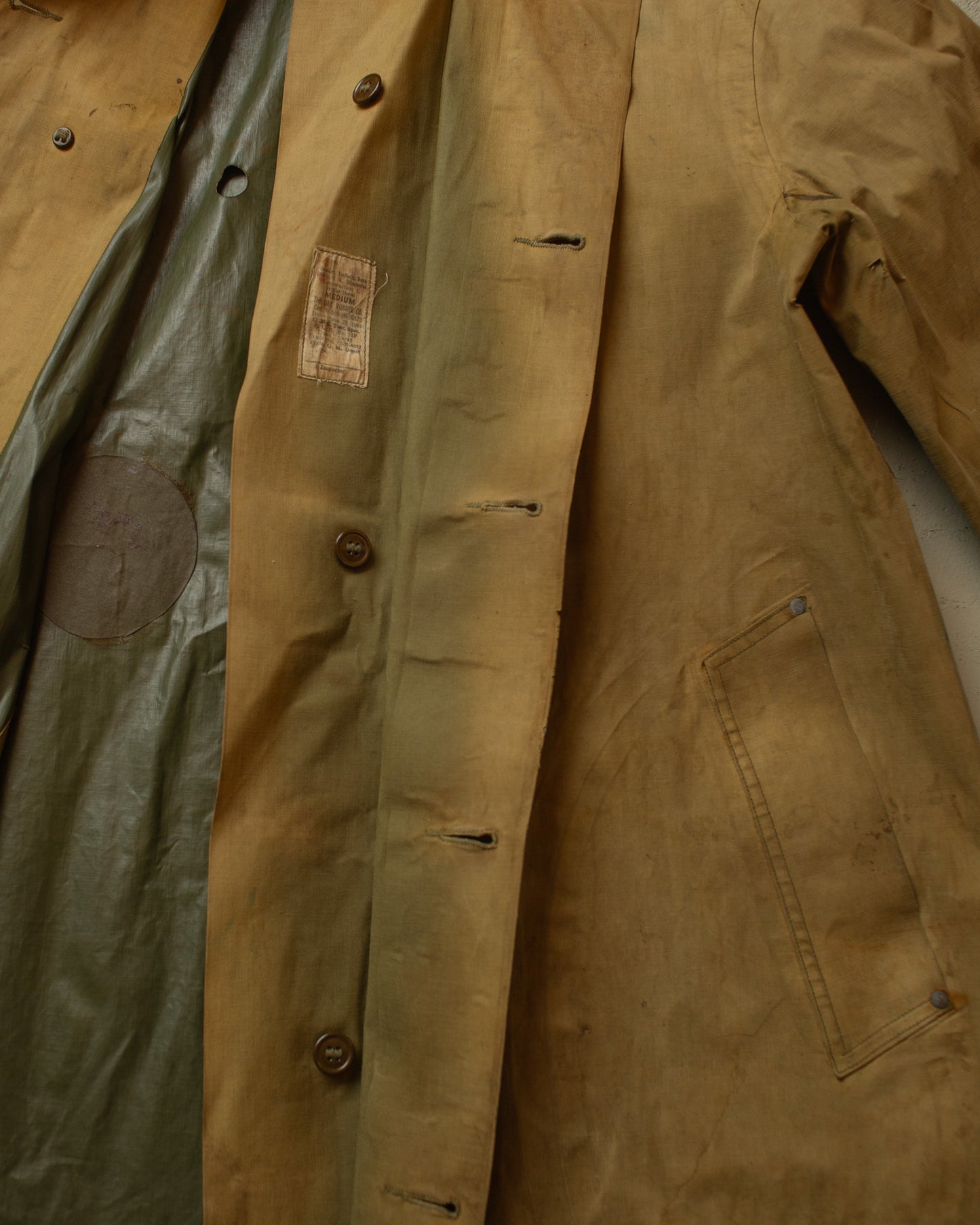 1943 US Army WW2 Rubber Rain Coat beige - M