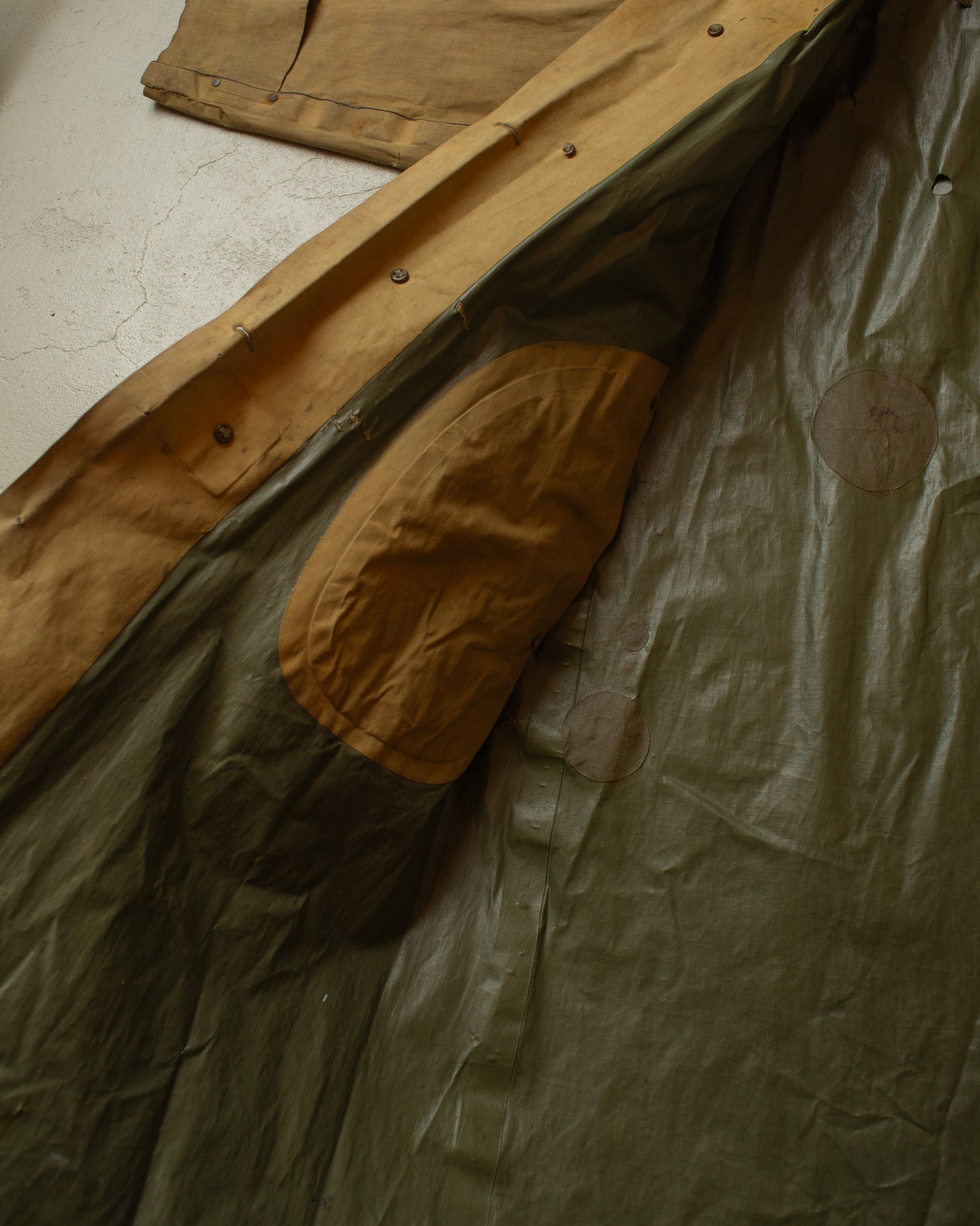 1943 US Army WW2 Rubber Rain Coat beige - M