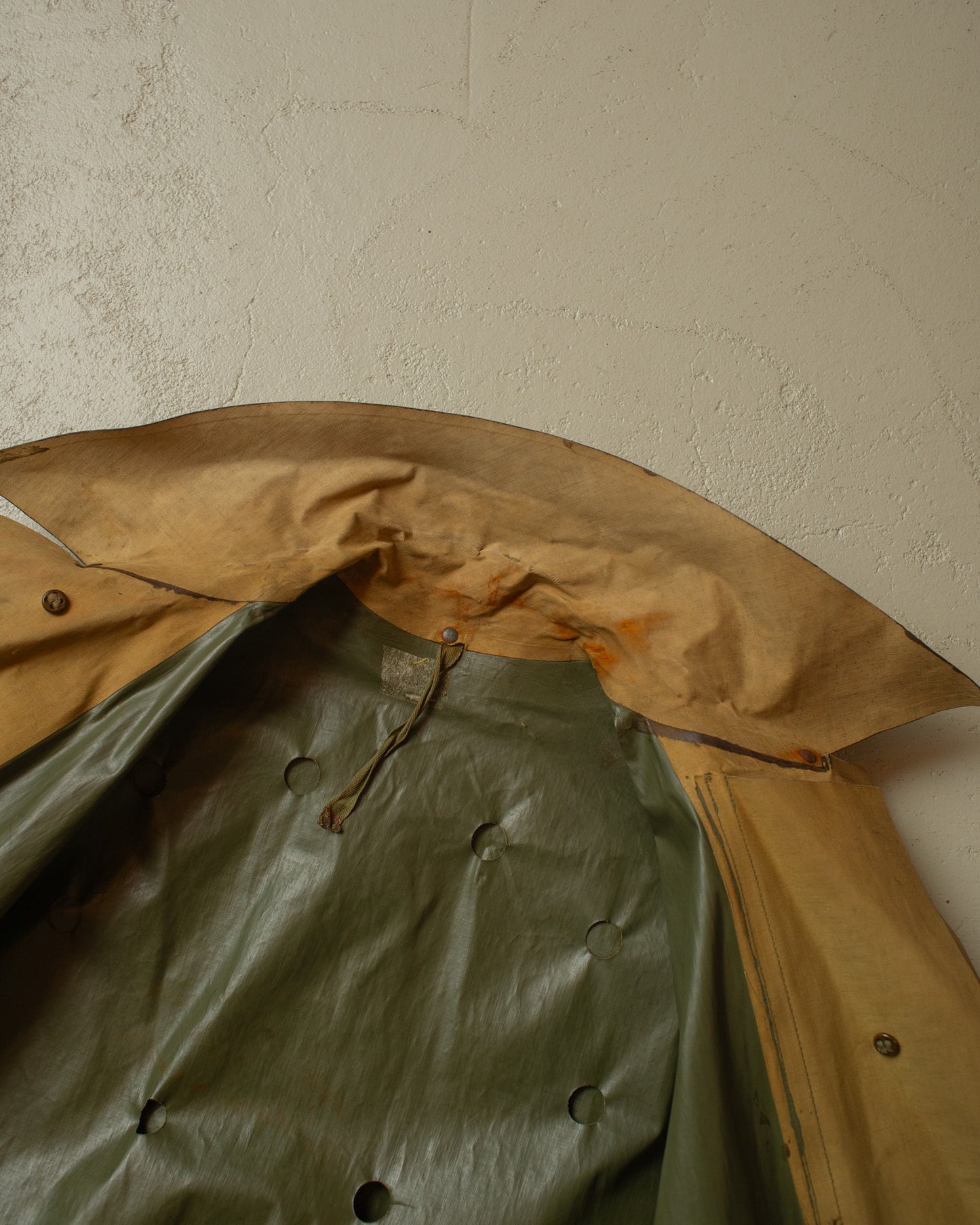 1943 US Army WW2 Rubber Rain Coat beige - M