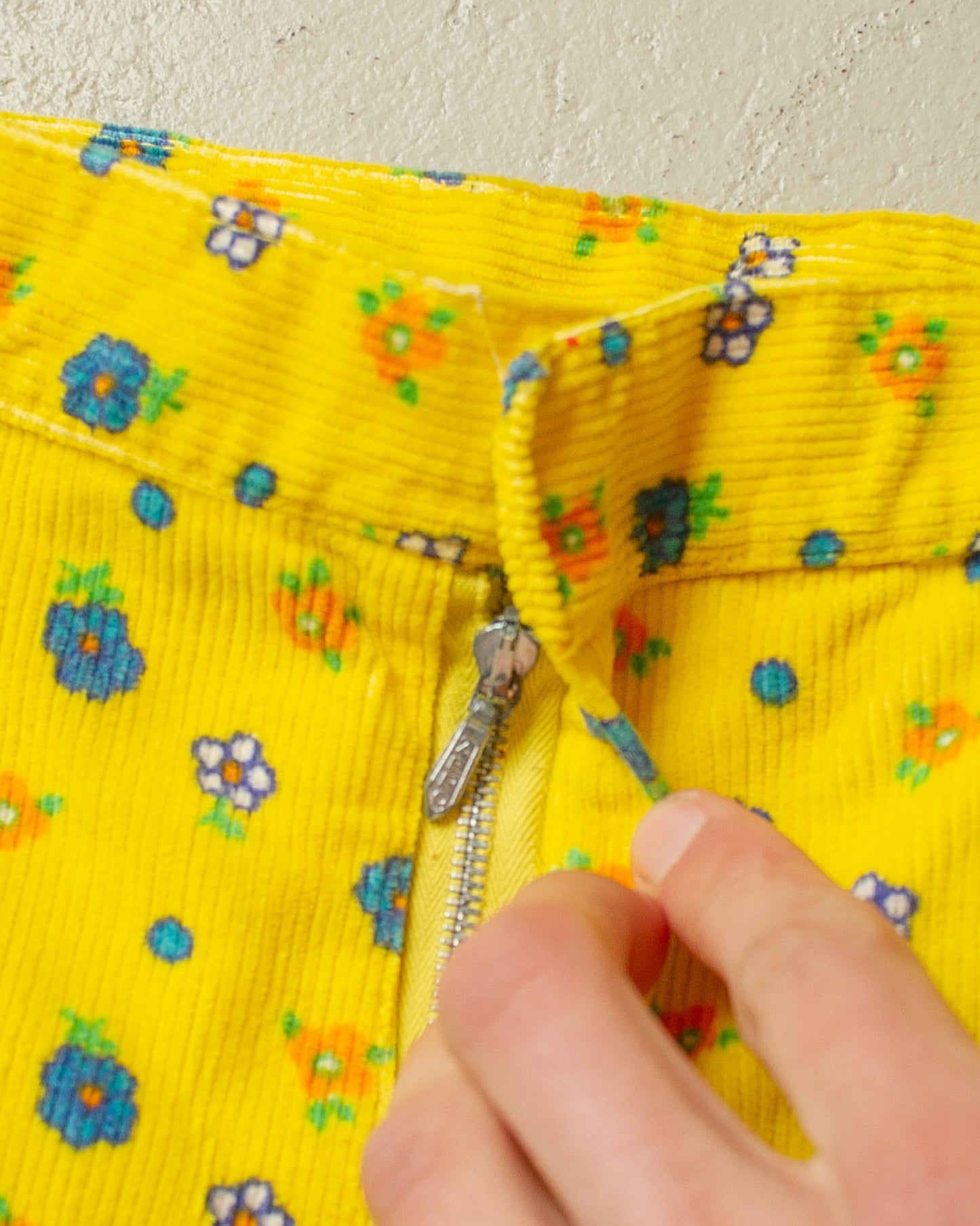 1960s/70s Flower Belbottom Corduroy Pants yellow - W25 L30