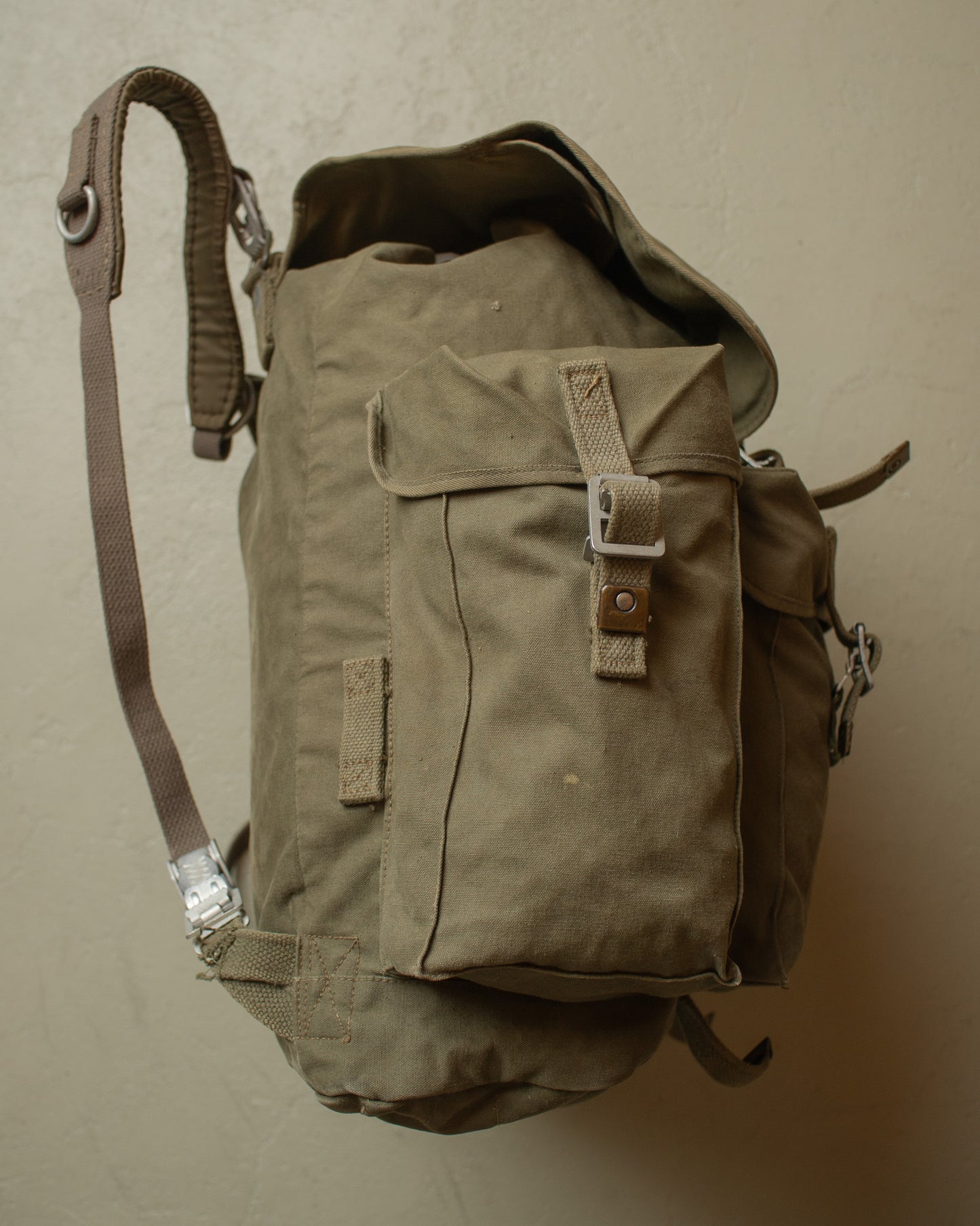1960s Bundeswehr Army Canvas Backpack khaki